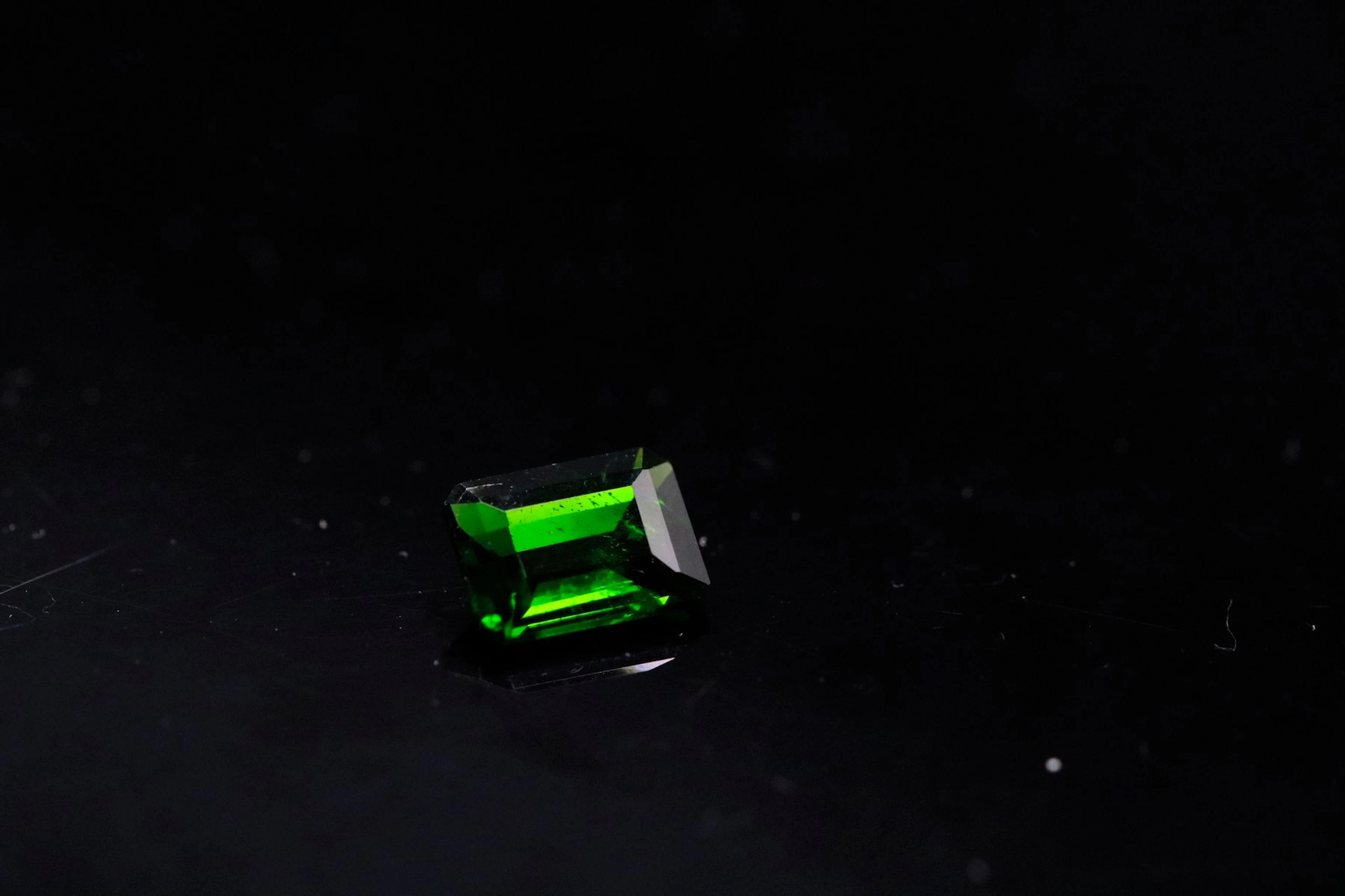 Diopside chromée rectangulaire à pans coupés... - Lot 314 - Rossini