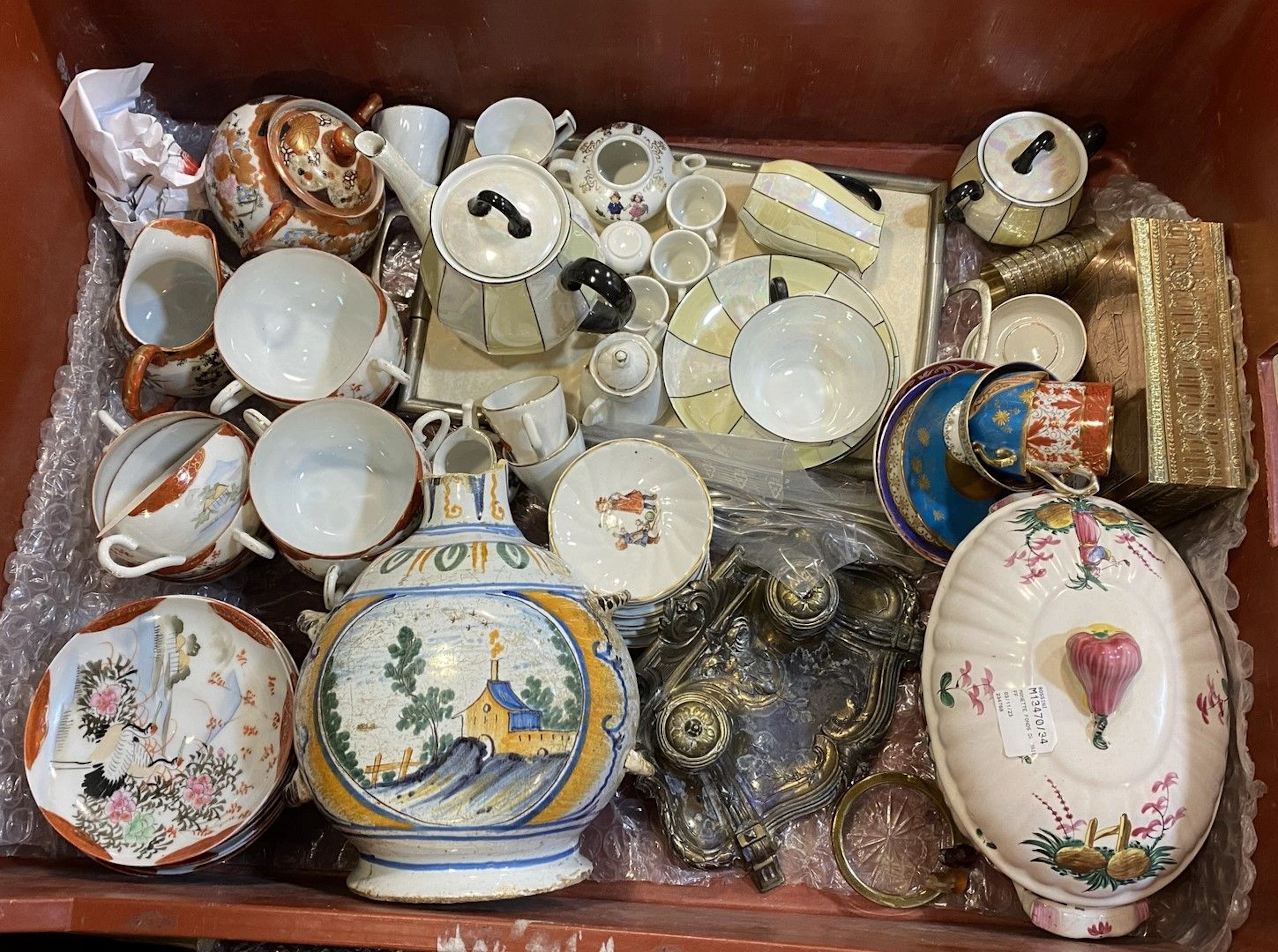 MANETTE FONDS DE MAISON En céramique : légumier... - Lot 193 - Rossini