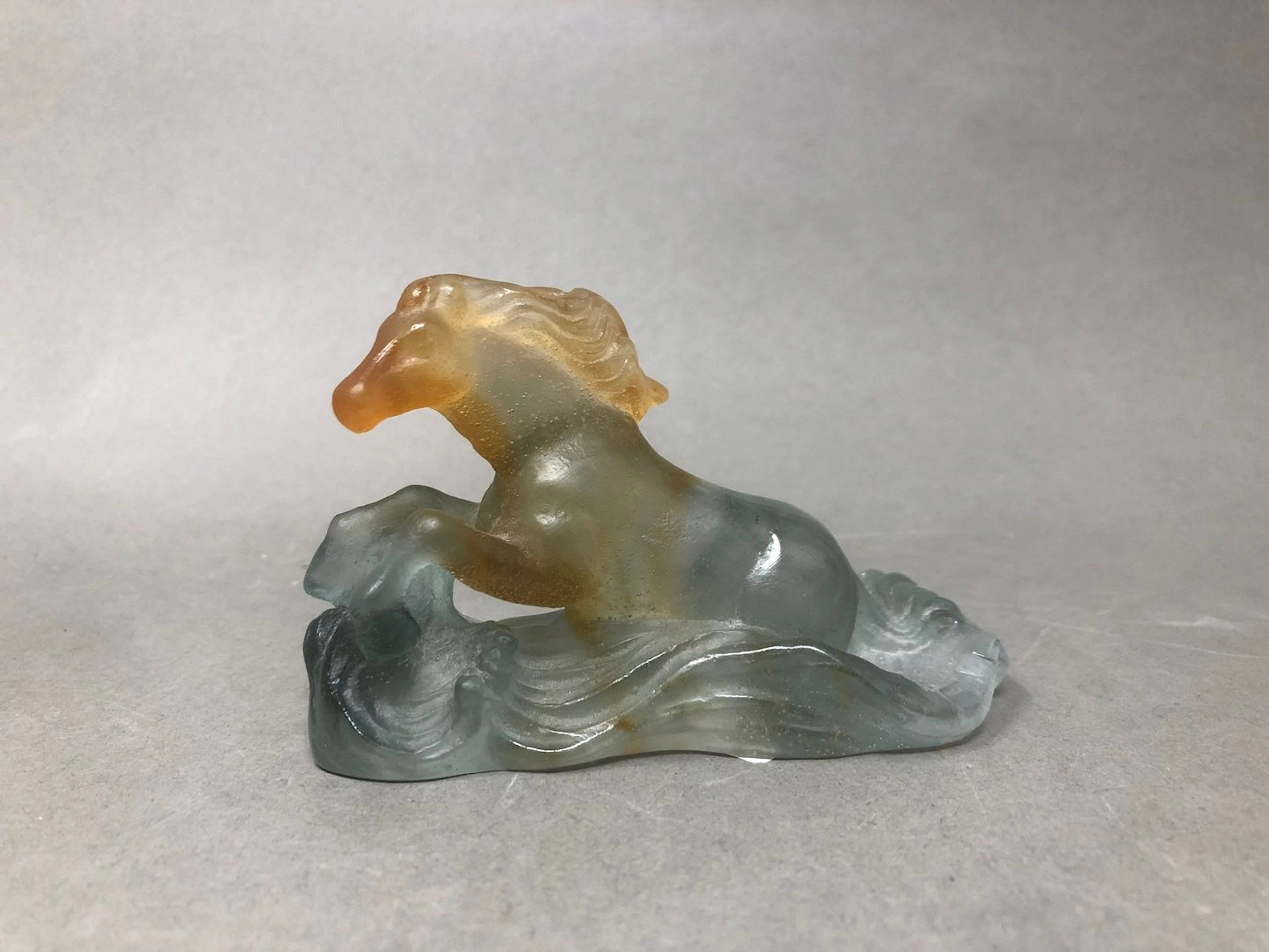 Ensemble comprenant : Trois pâtes de verre... - Lot 353 - Rossini