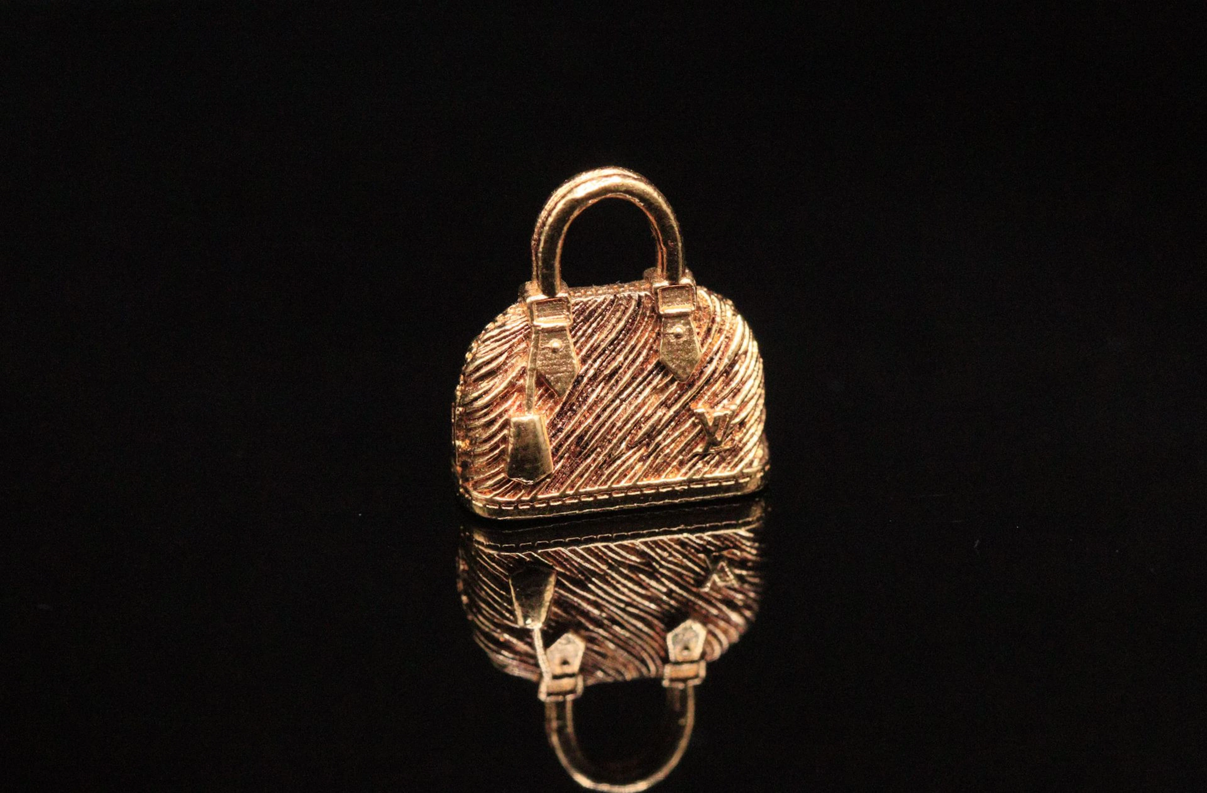 LOUIS VUITTON Minuscule sac "Charm" reprenant... - Lot 103 - Rossini