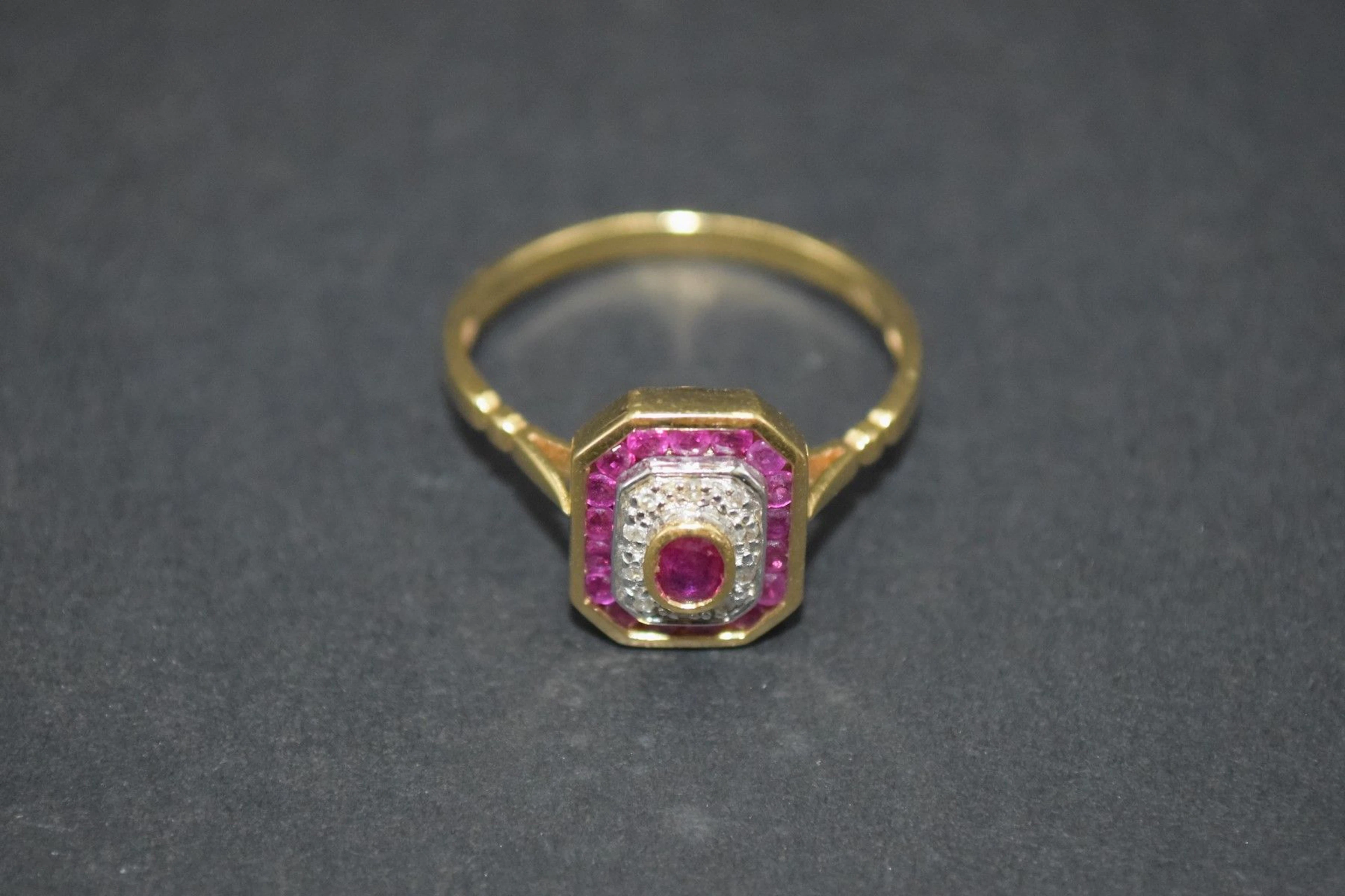 MATY Bague en or jaune 18k (750) ornée d'un... - Lot 348 - Rossini