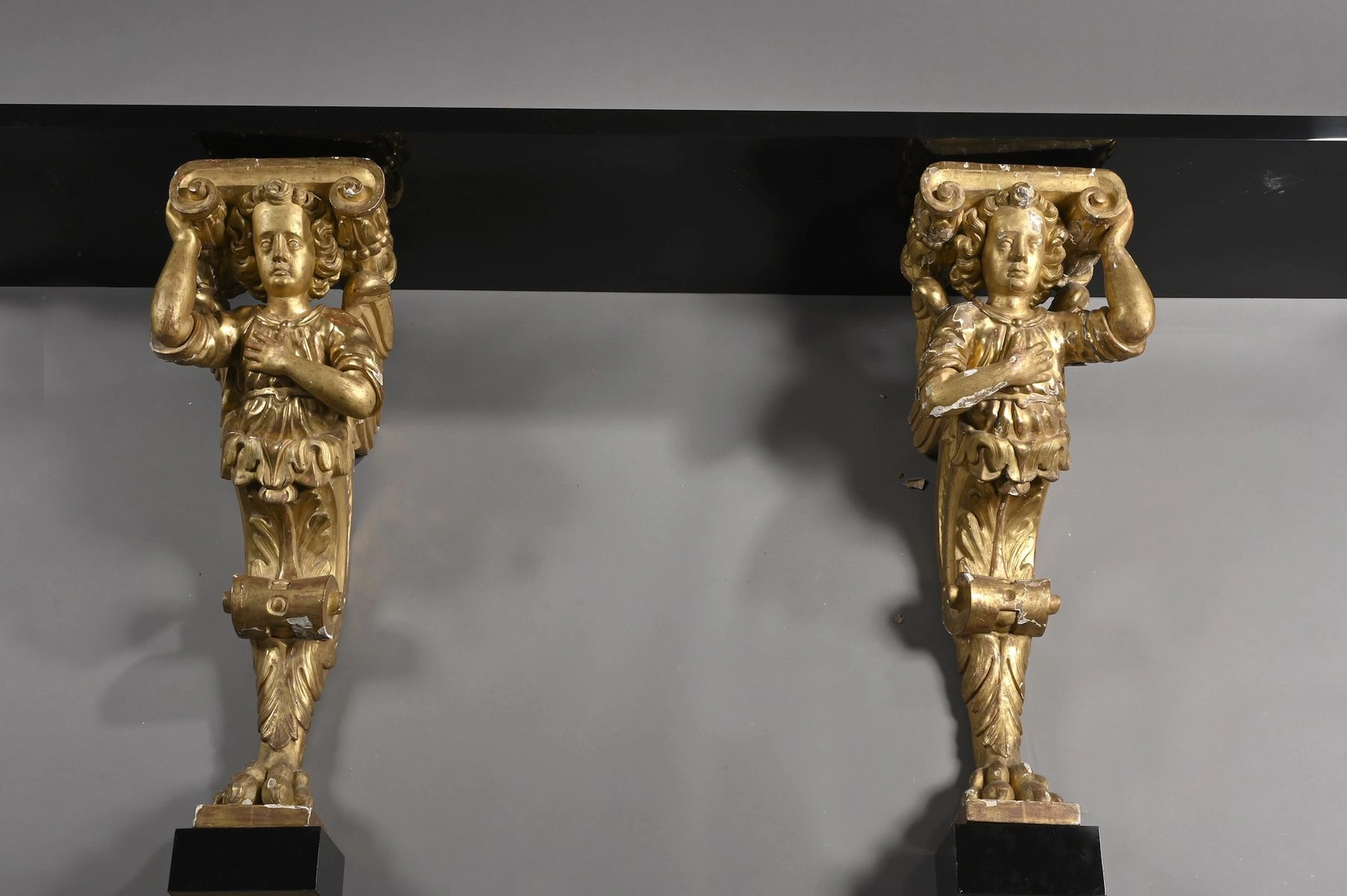 Console formée de deux atlantes en gaine... - Lot 373 - Rossini