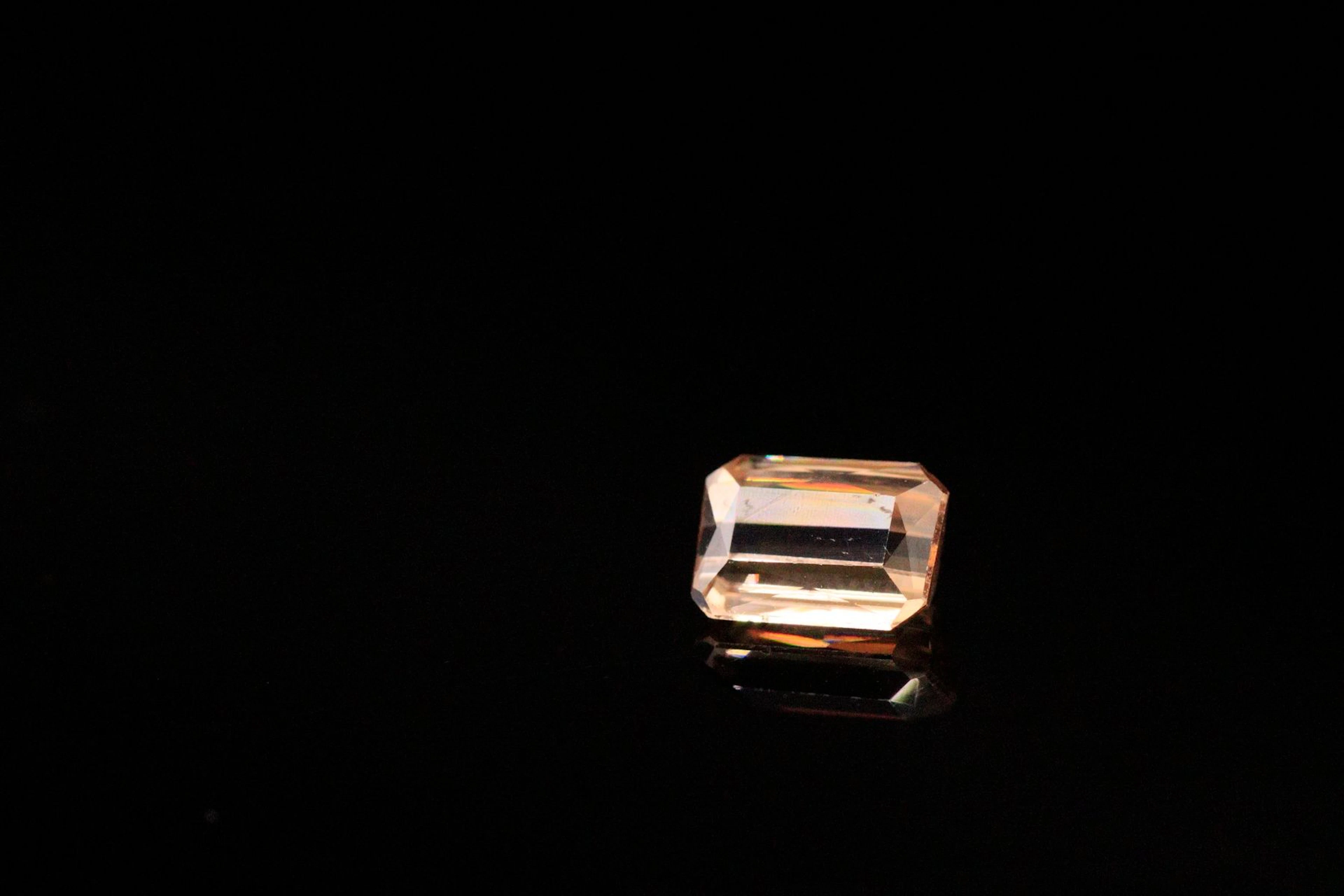 Zircon champagne rectangulaire à pans coupés... - Lot 577 - Rossini