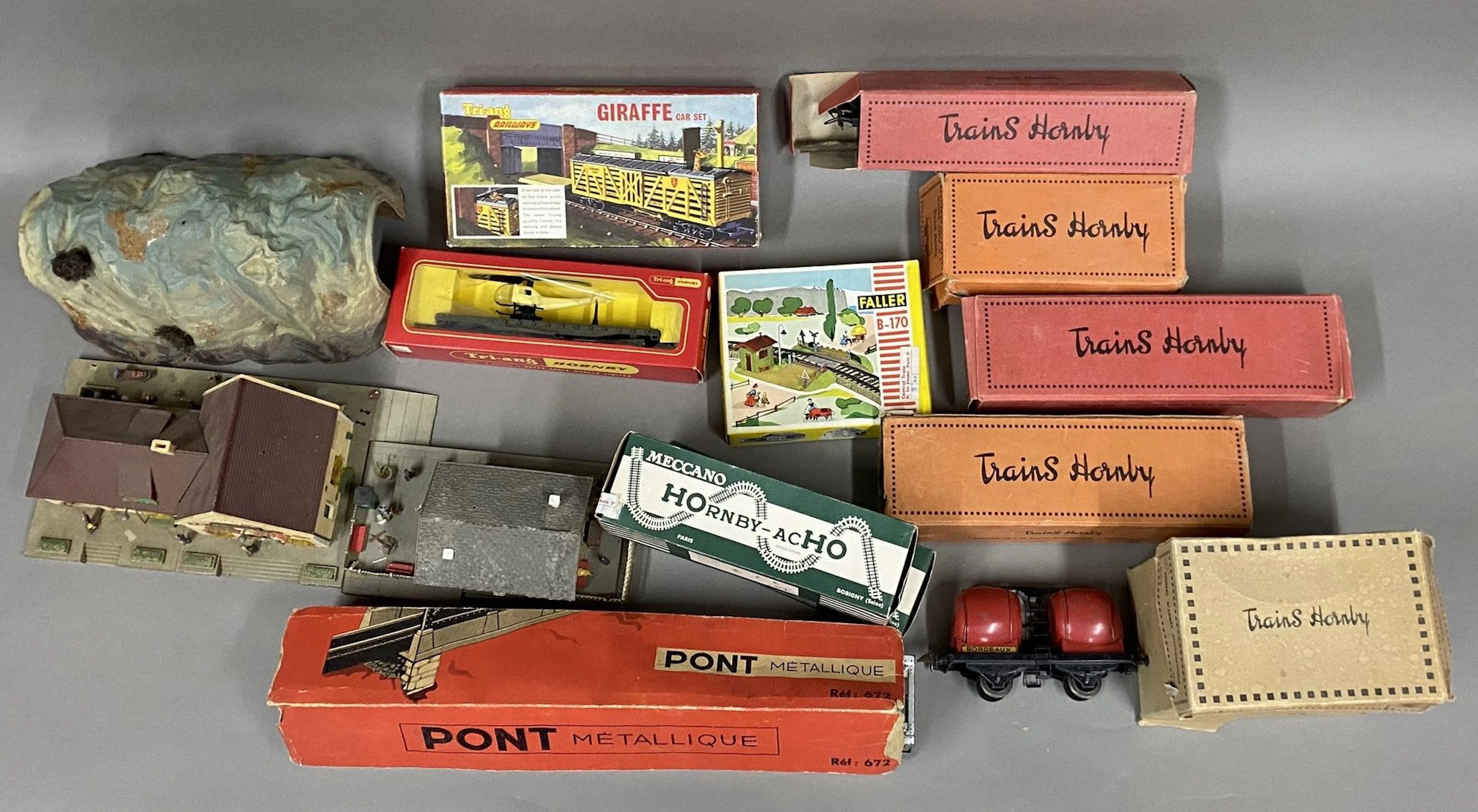 ENSEMBLE DE RAILS ET ELEMENTS DE MAQUETTE... - Lot 168 - Rossini