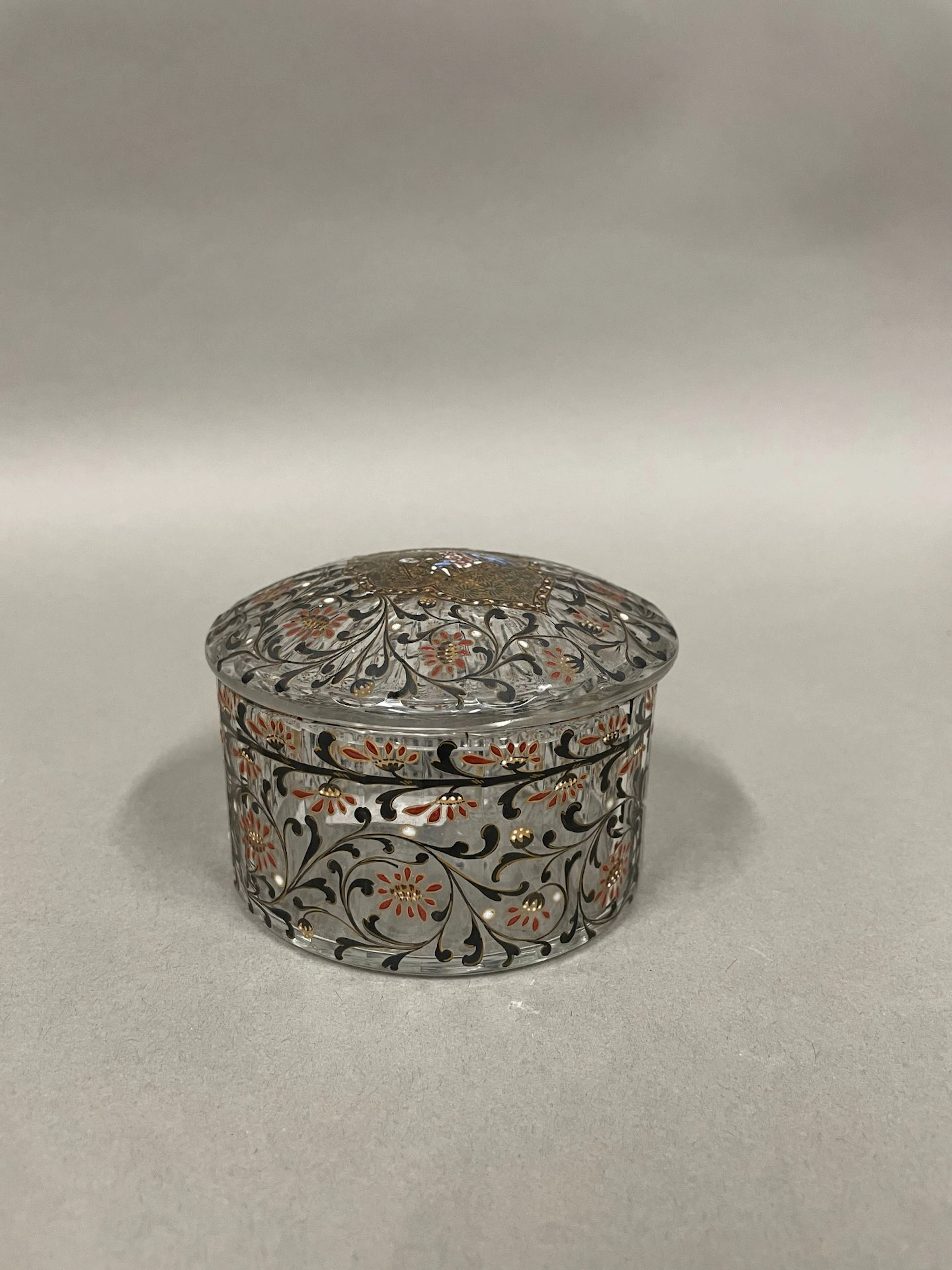 TRAVAIL FRANCAIS 1900 Bonbonnière en verre... - Lot 114 - Rossini