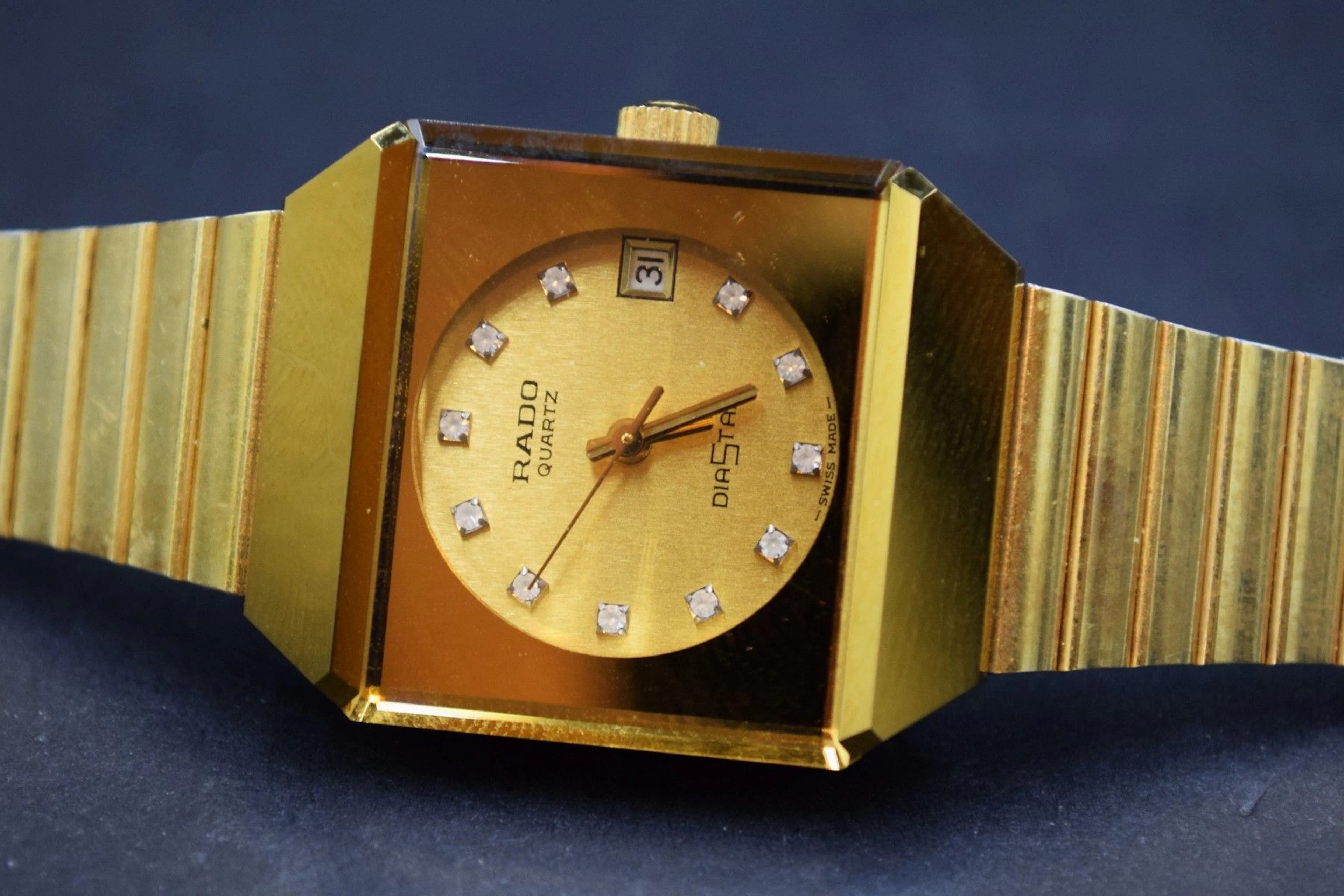 RADO Montre bracelet de dame en acier doré,... - Lot 523 - Rossini