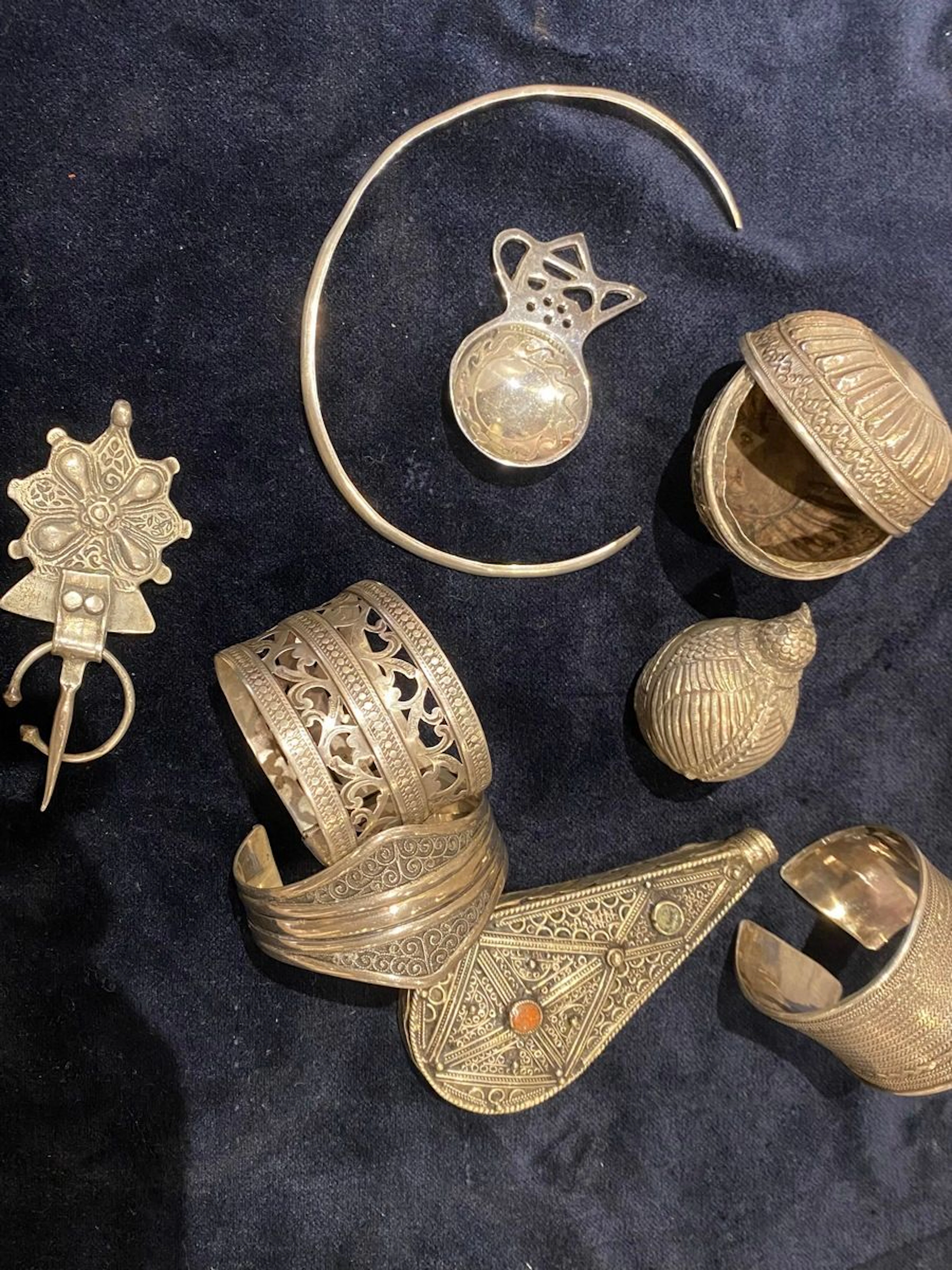 MOYEN - ORIENT - Métal argenté et débris... - Lot 336 - Rossini