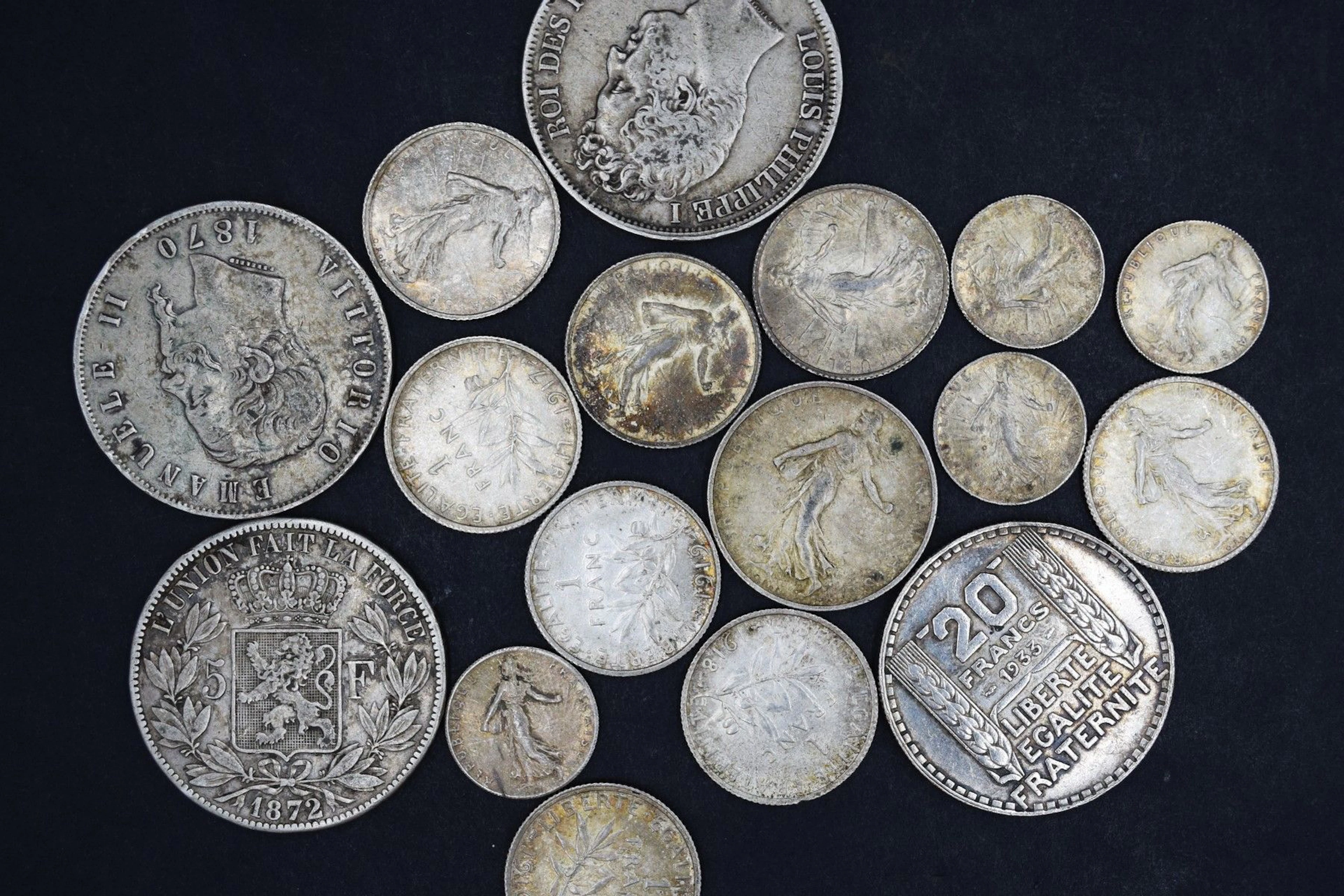 Ensemble de 17 pièces en argent : - une... - Lot 89 - Rossini