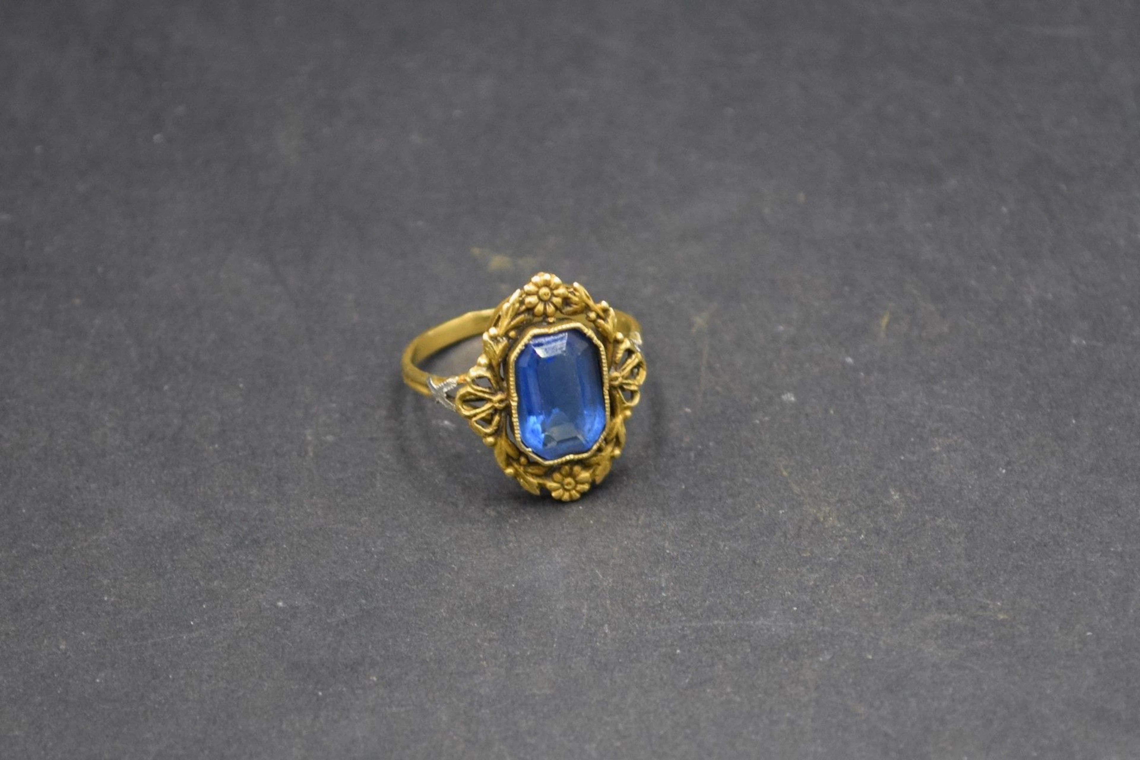 Bague en or jaune et blanc 18K (750) formé... - Lot 383 - Rossini