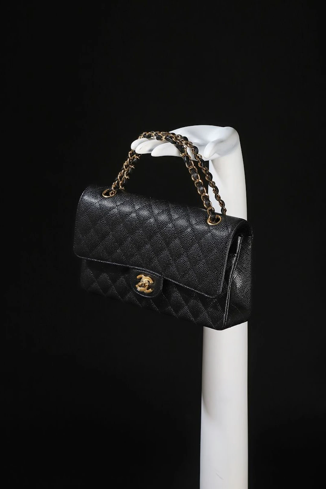 CHANEL Sac modèle "Timeless" 25cm en veau... - Lot 214 - Rossini
