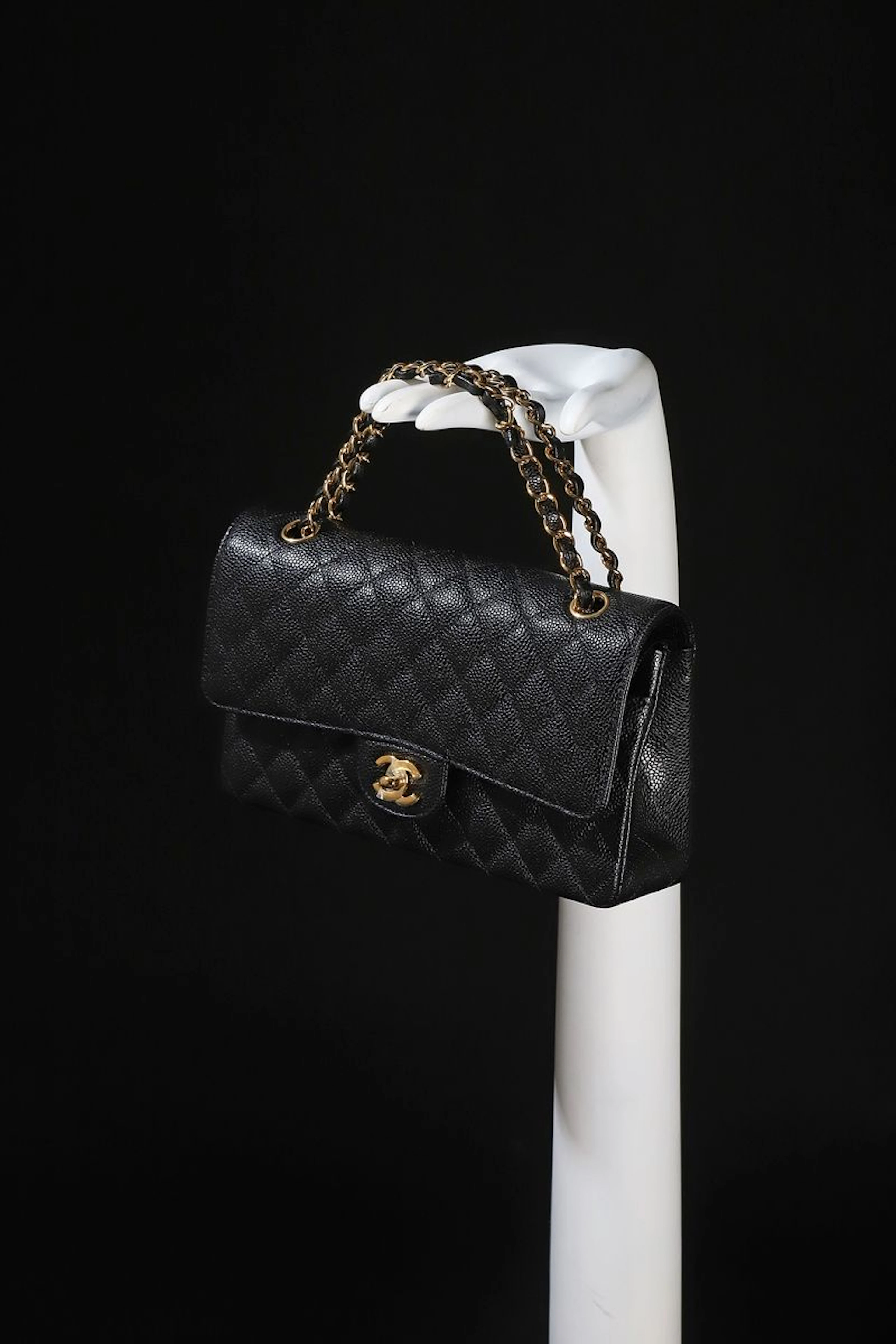 CHANEL Sac modèle "Timeless" 25cm en veau... - Lot 214 - Rossini
