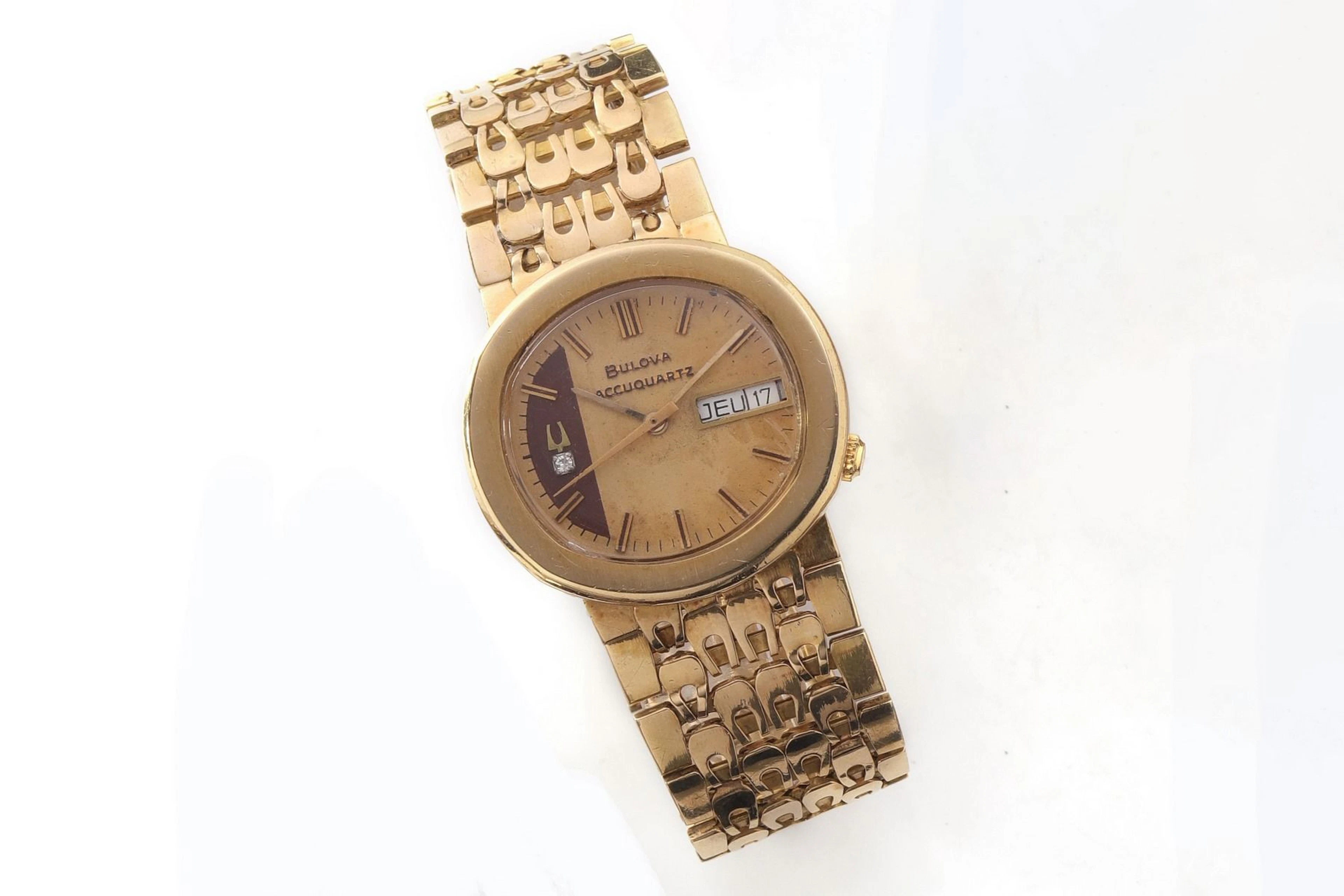 BULOVA Accuquartz Vers 1970 N° 42881 Montre... - Lot 340 - Rossini