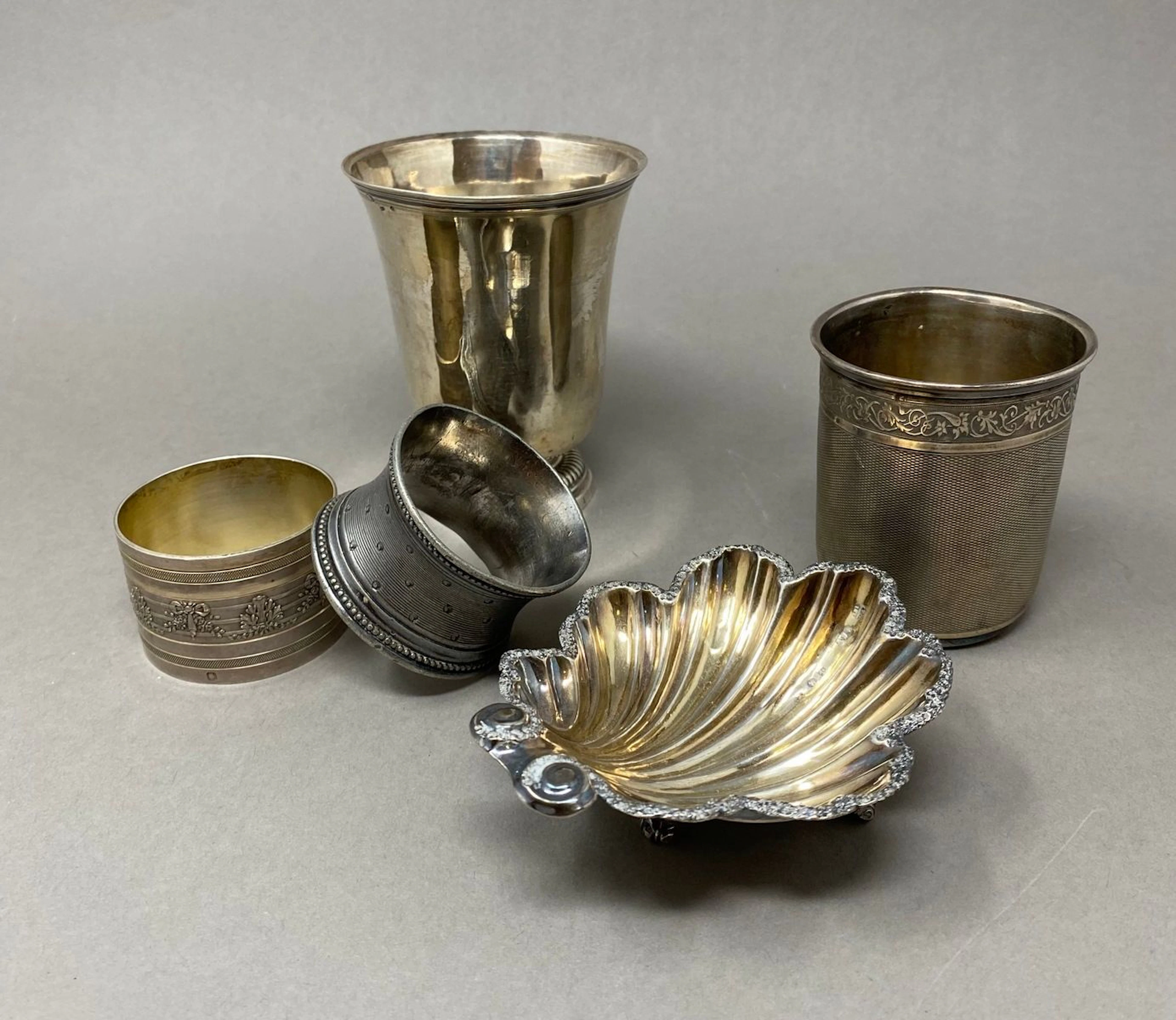 Lot comprenant: - Timbale en argent à décor... - Lot 147 - Rossini
