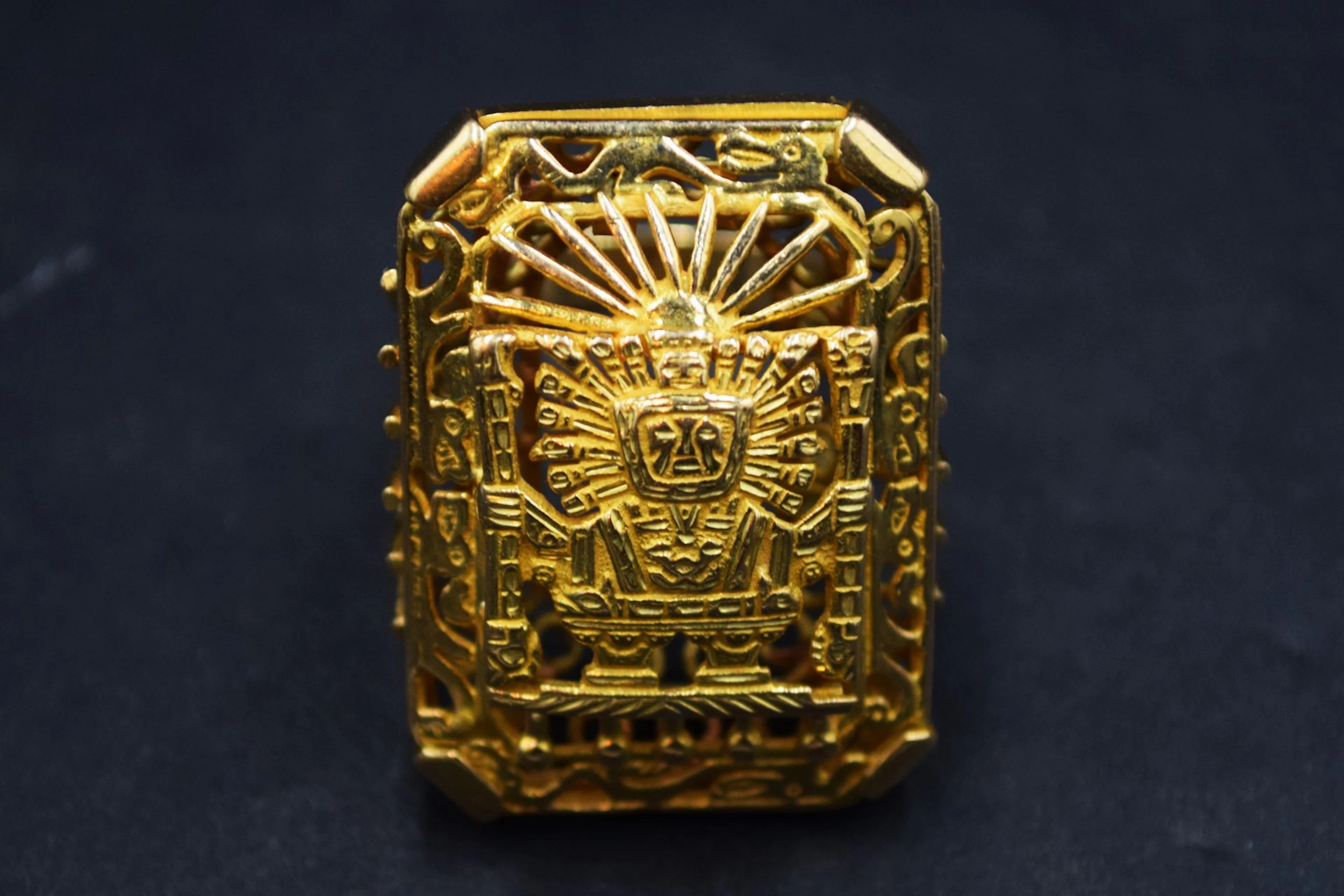 Bague rectangulaire en or jaune 18k (750)... - Lot 339 - Rossini