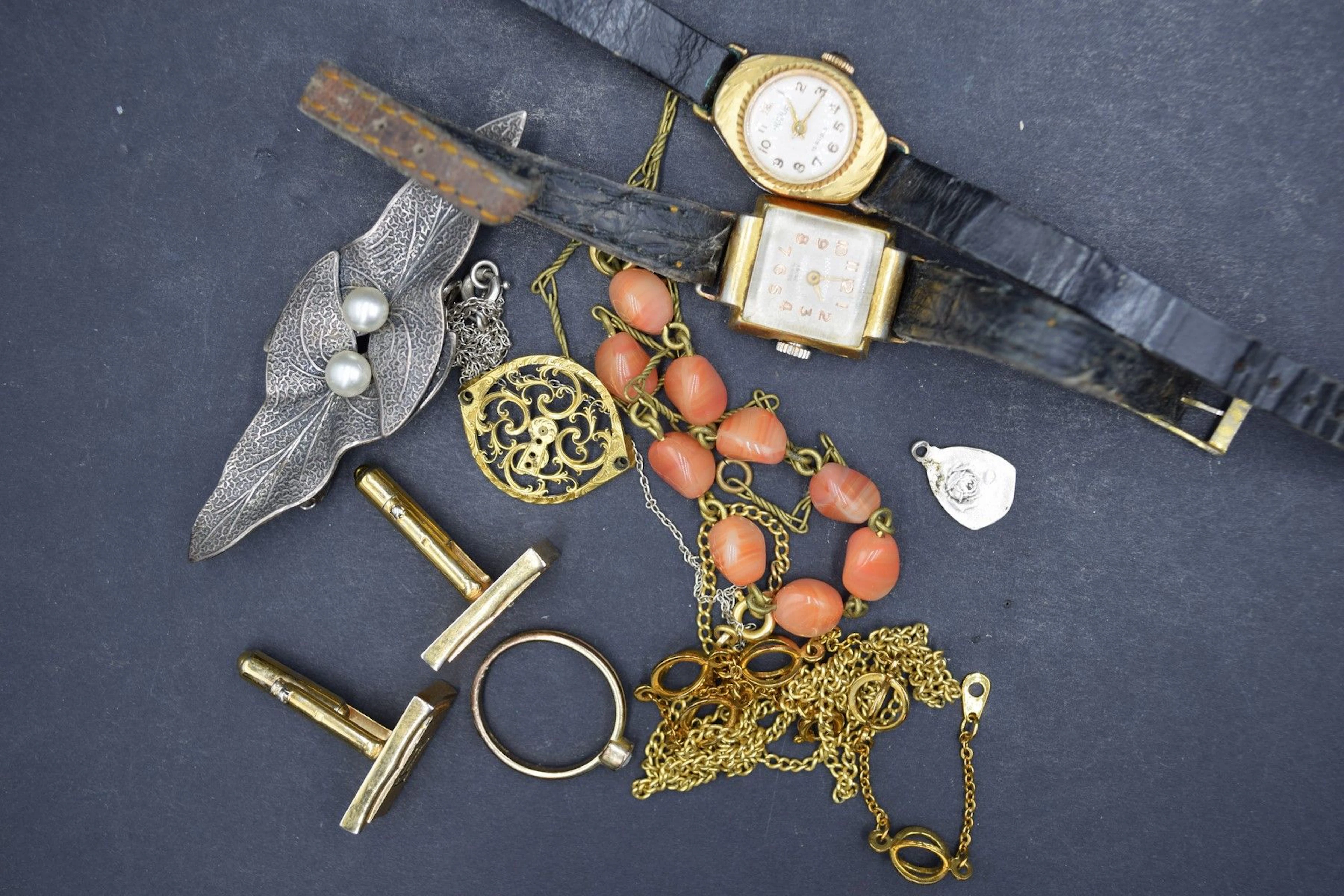 Fonds de coffrets à bijoux : - deux montres... - Lot 406 - Rossini