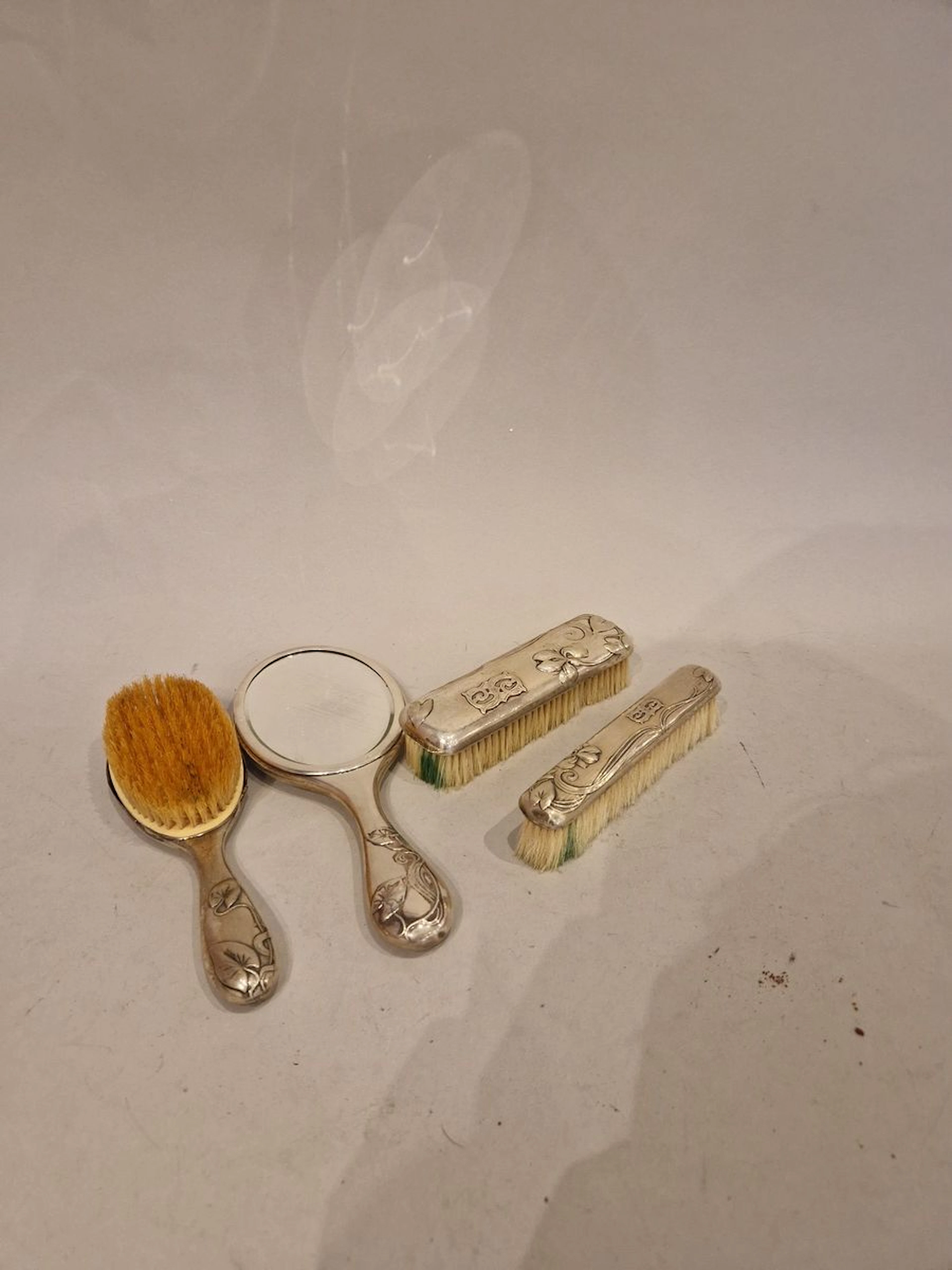Nécessaire de coiffure en argent (830) à... - Lot 237 - Rossini