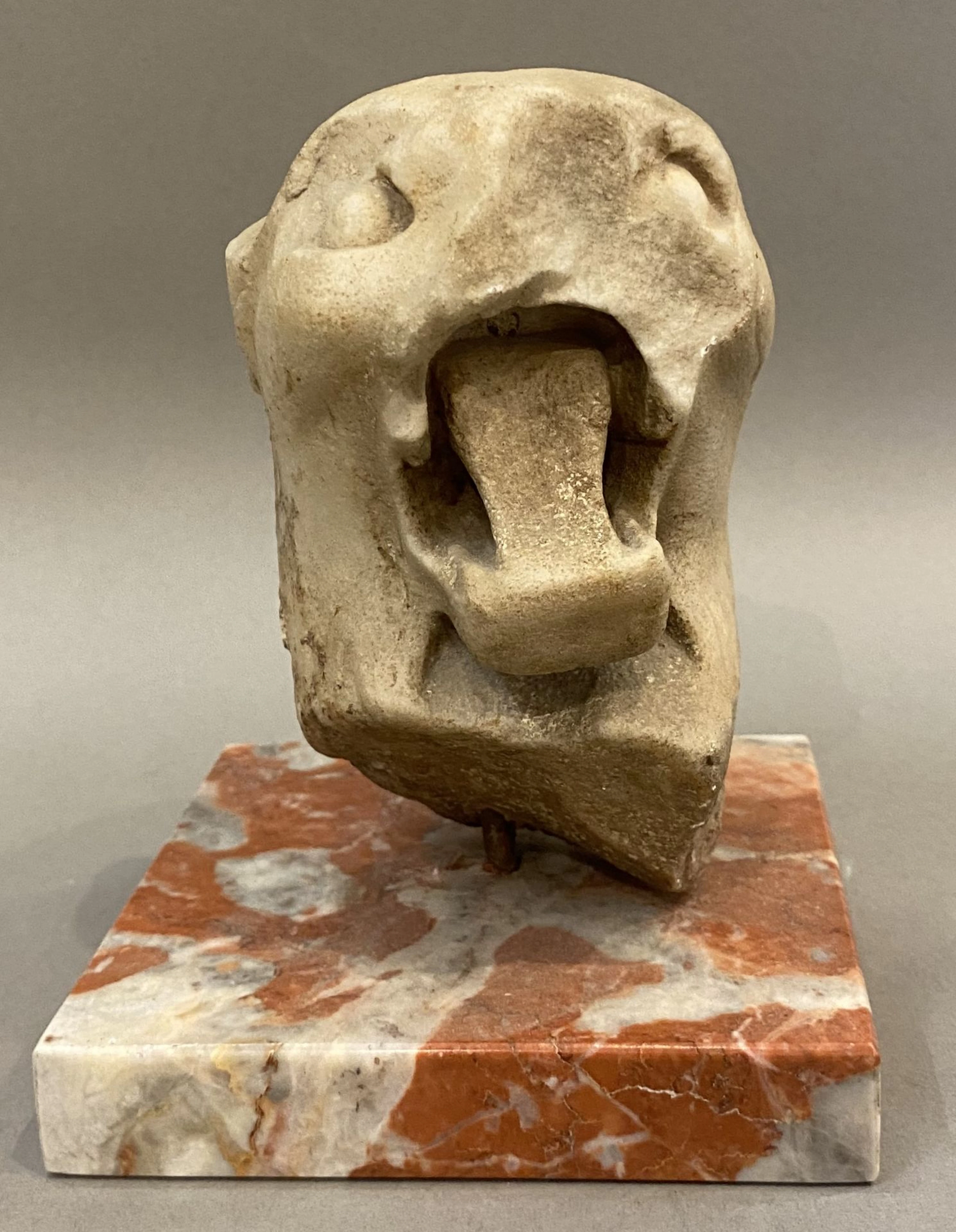 Tête de lion Marbre Epoque gothique H. 13... - Lot 576 - Rossini