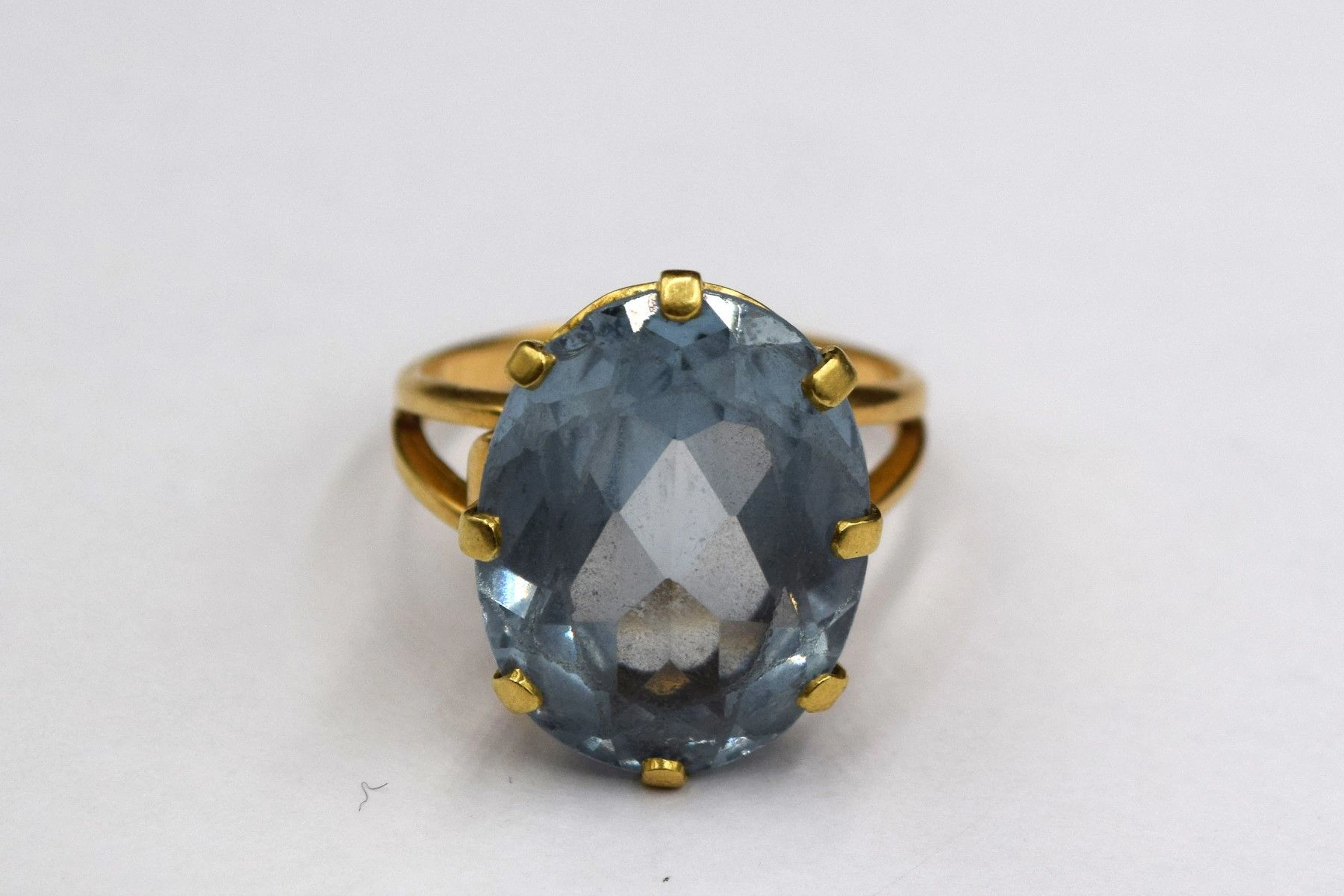Bague en or jaune 18k (750) ornée d'un spinelle... - Lot 293 - Rossini