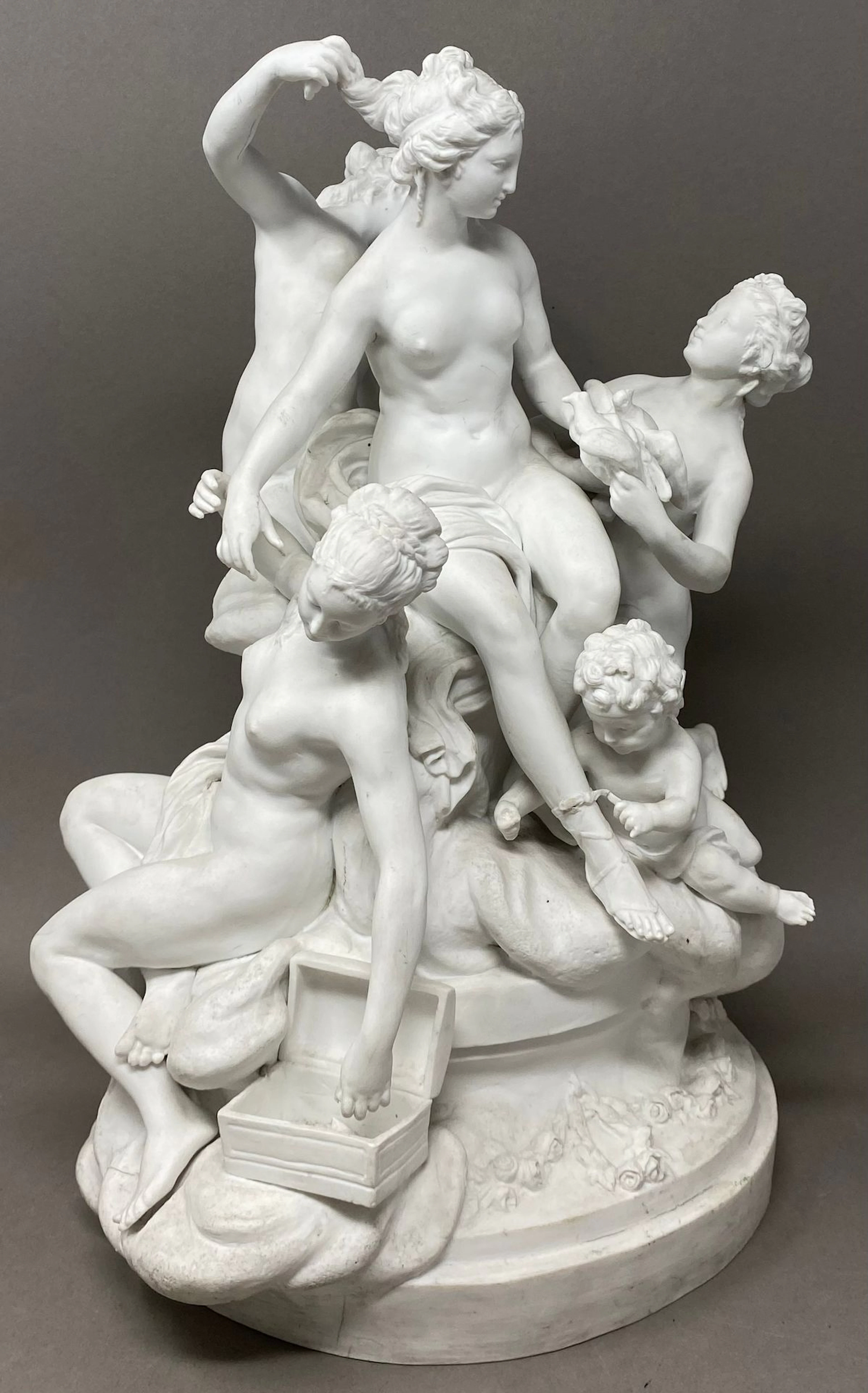 Groupe en biscuit d'après un modèle de Sèvres... - Lot 71 - Rossini