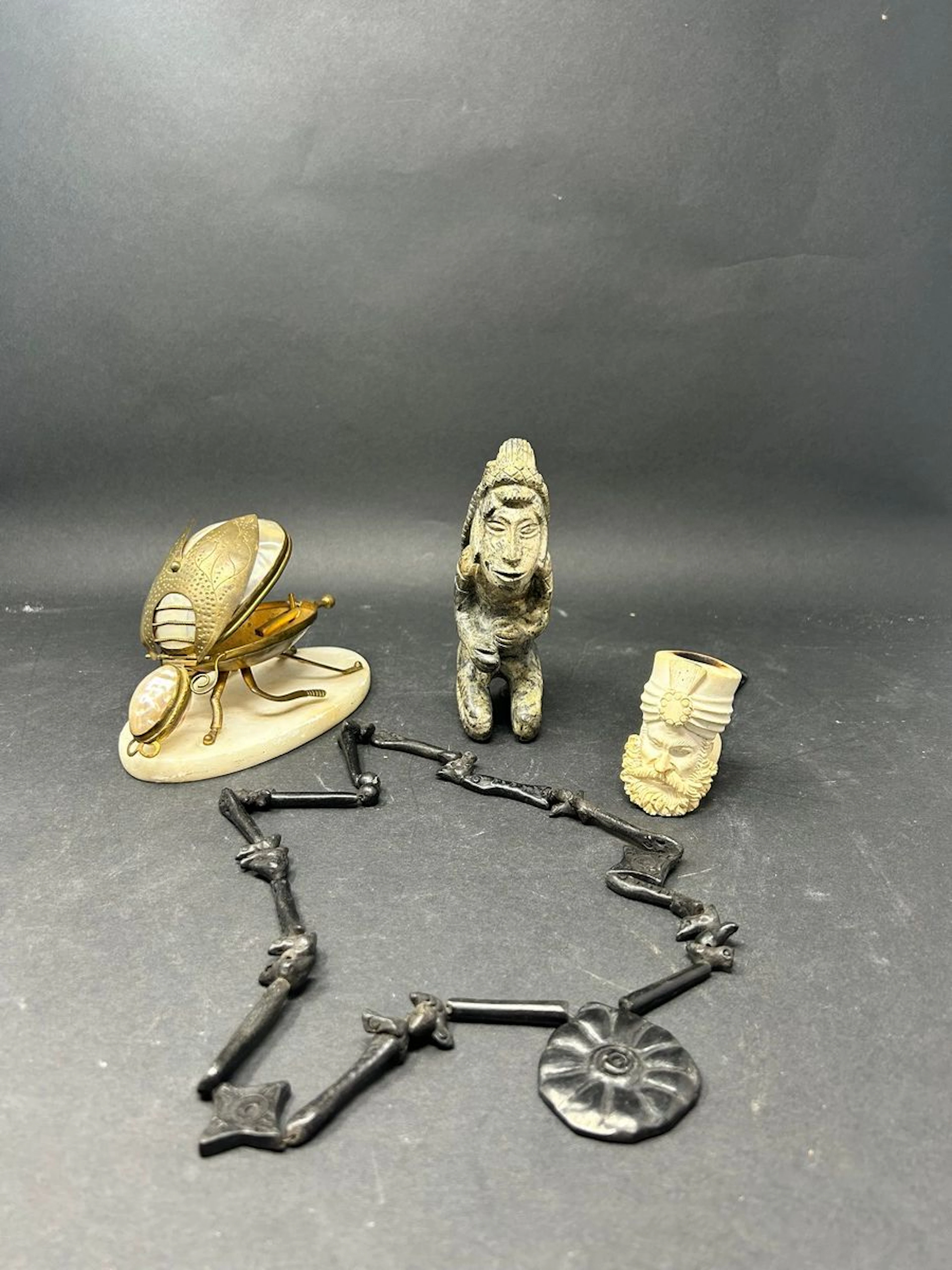 ENSEMBLE OBJETS DE VITRINE ET DIVERS Un... - Lot 507 - Rossini