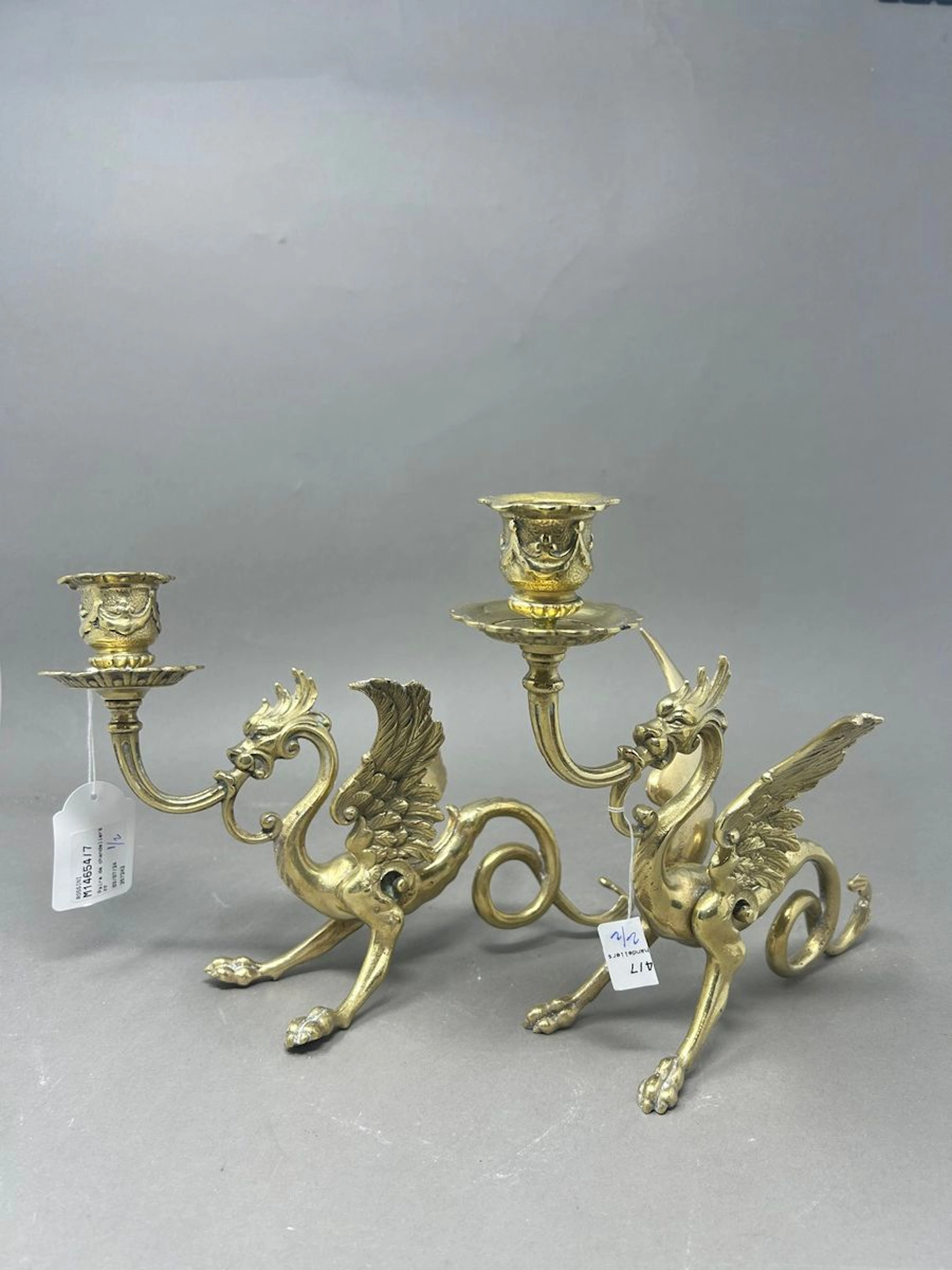 Paire de chandeliers en bronze, le bougeoir... - Lot 720 - Rossini
