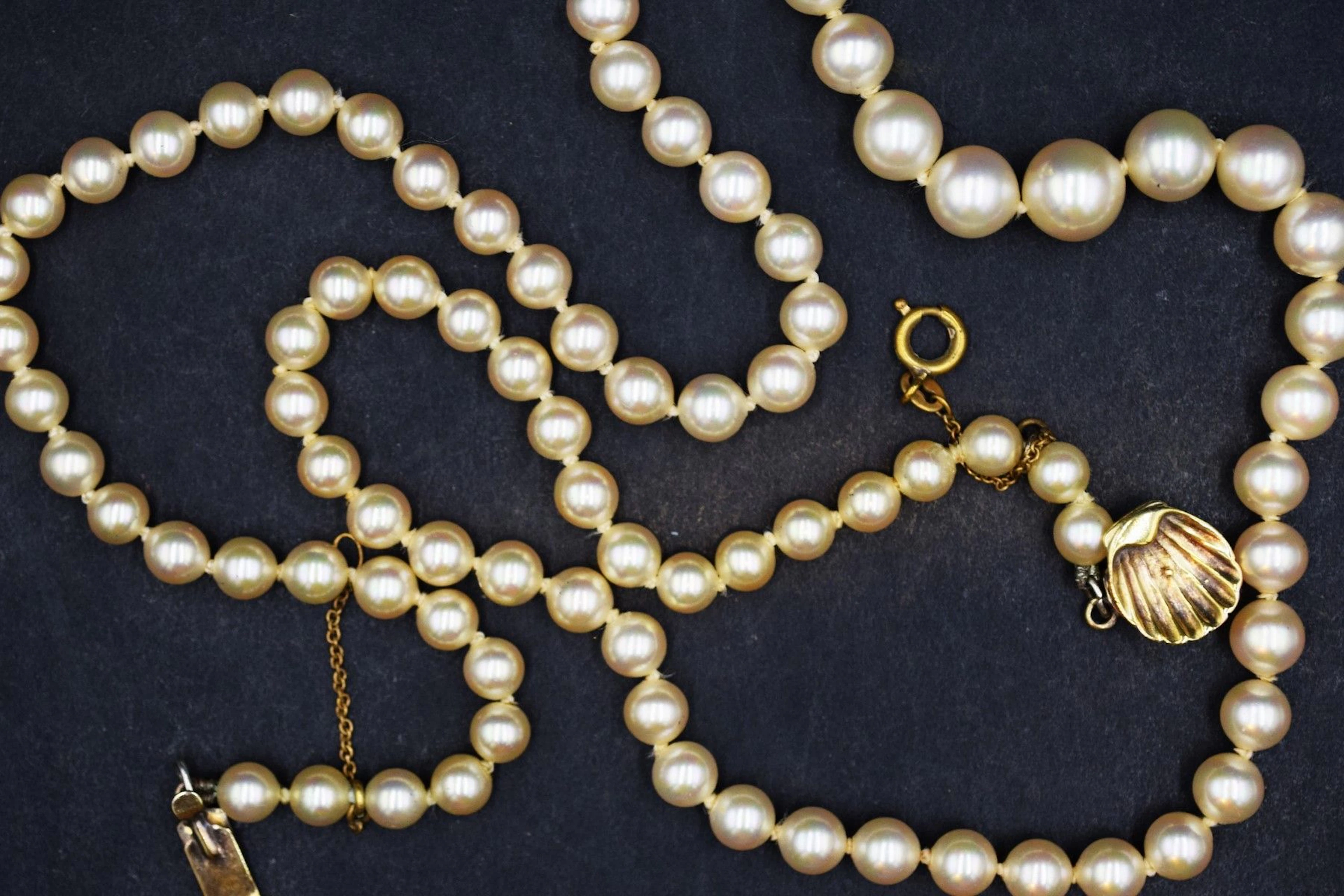 Collier de perles de cultures en chute. Le... - Lot 103 - Rossini