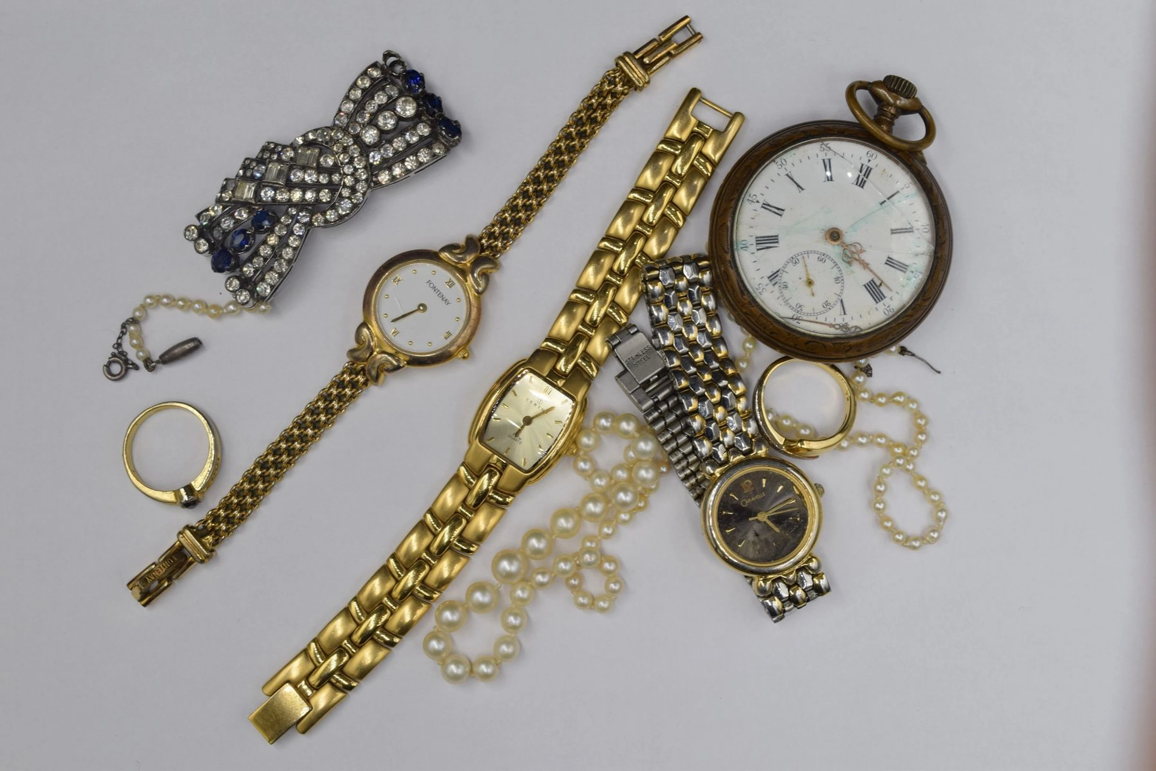 Lot de bijoux fantaisies comprenant un colier... - Lot 132 - Rossini