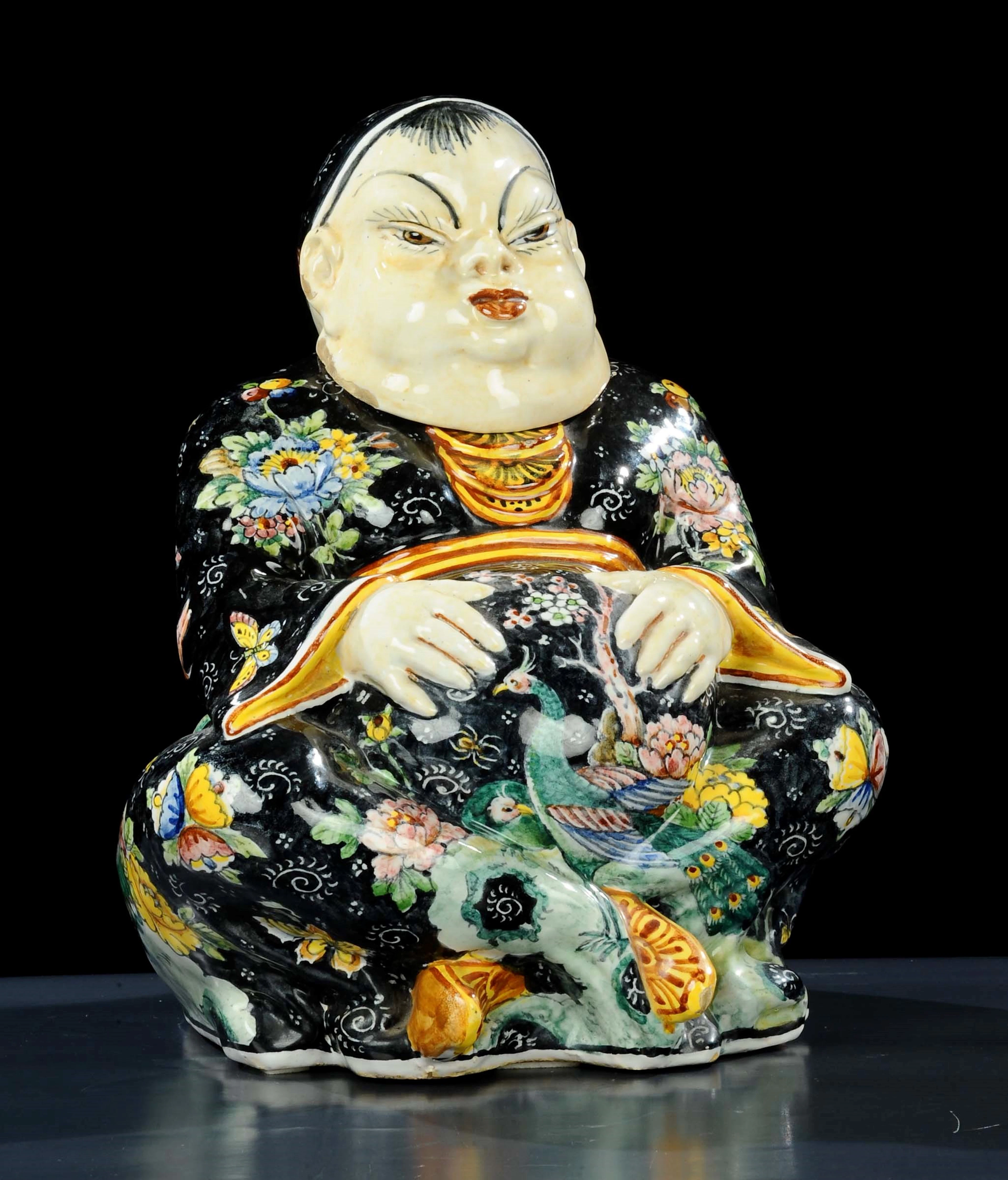 Personaggio orientale in ceramica