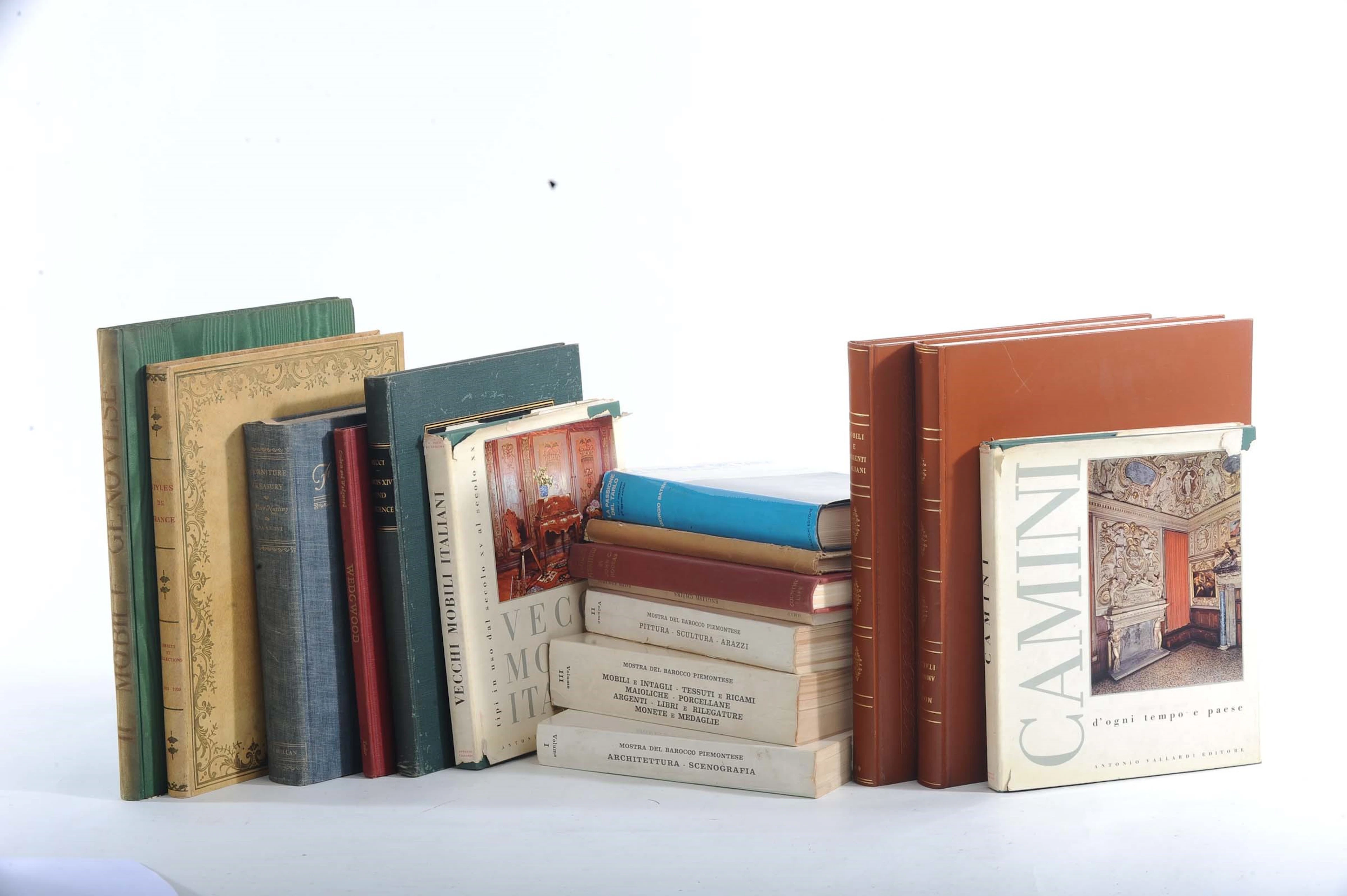 Lotto di libri di mobili e arredi