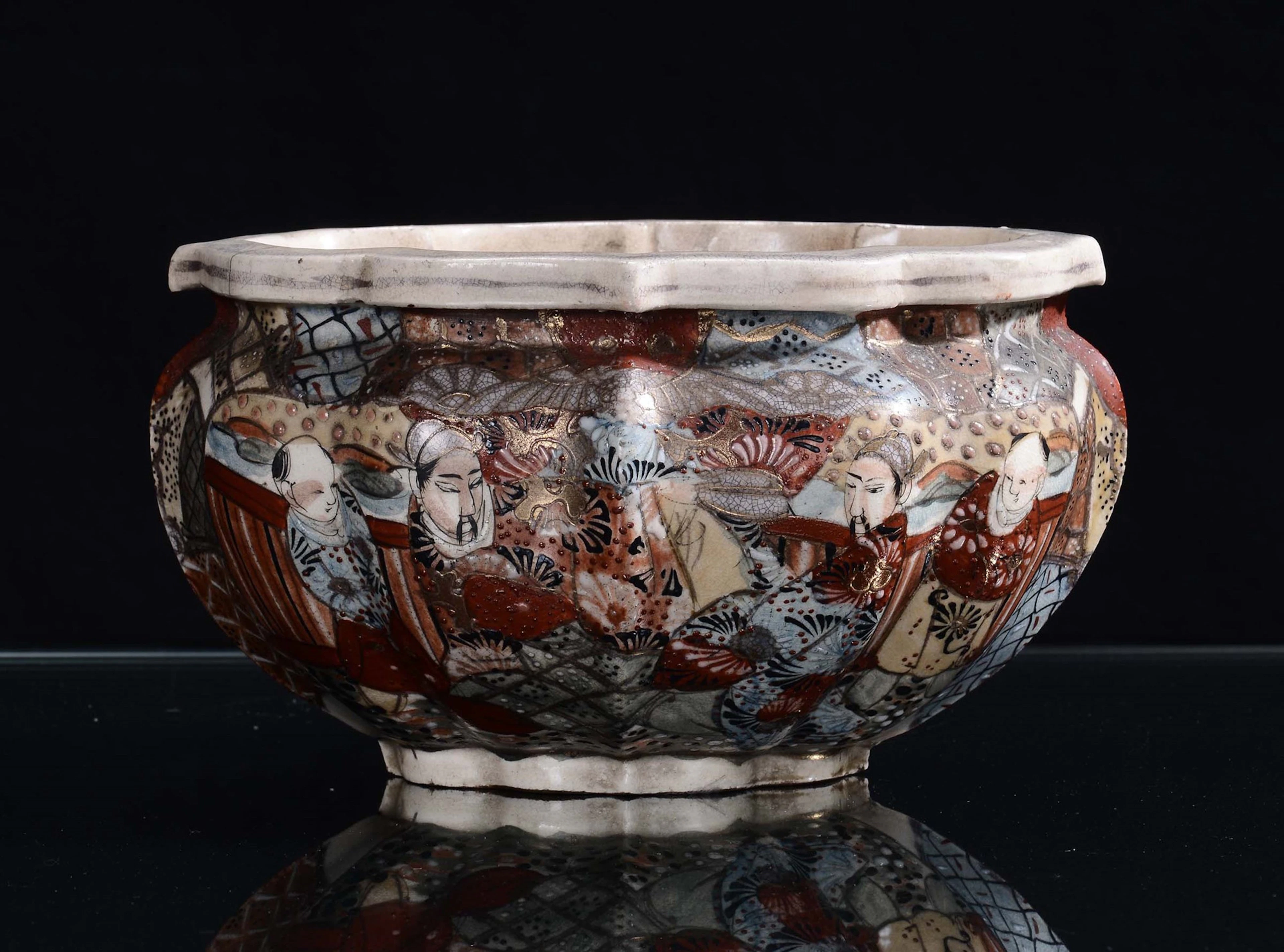 Cache-pot in ceramica policroma con figure orientale, Giappone Satzuma