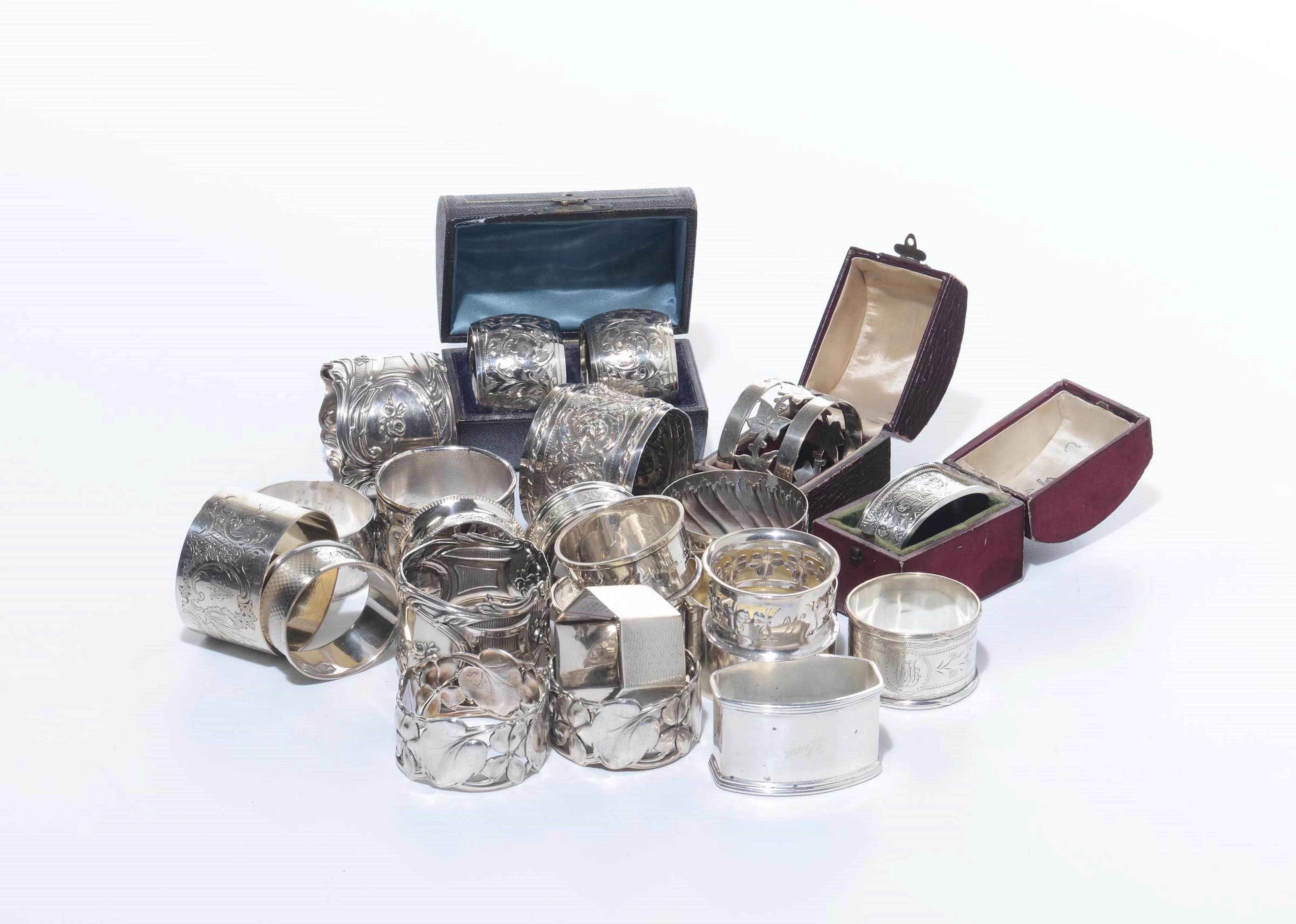 Collezione di portatovaglioli in argento