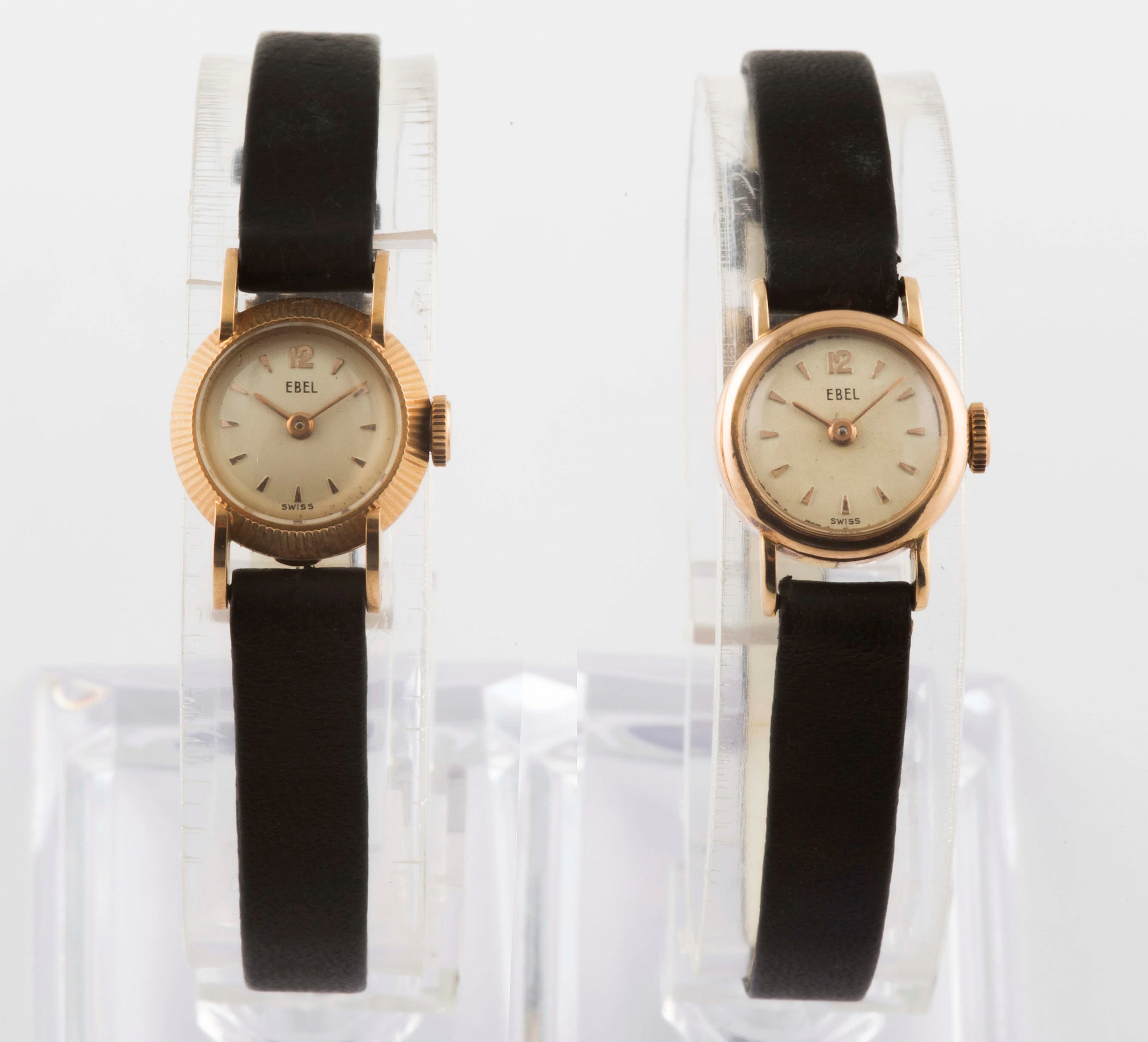 Coppia di orologi Ebel, da donna, in oro giallo 18K, a carica manuale.