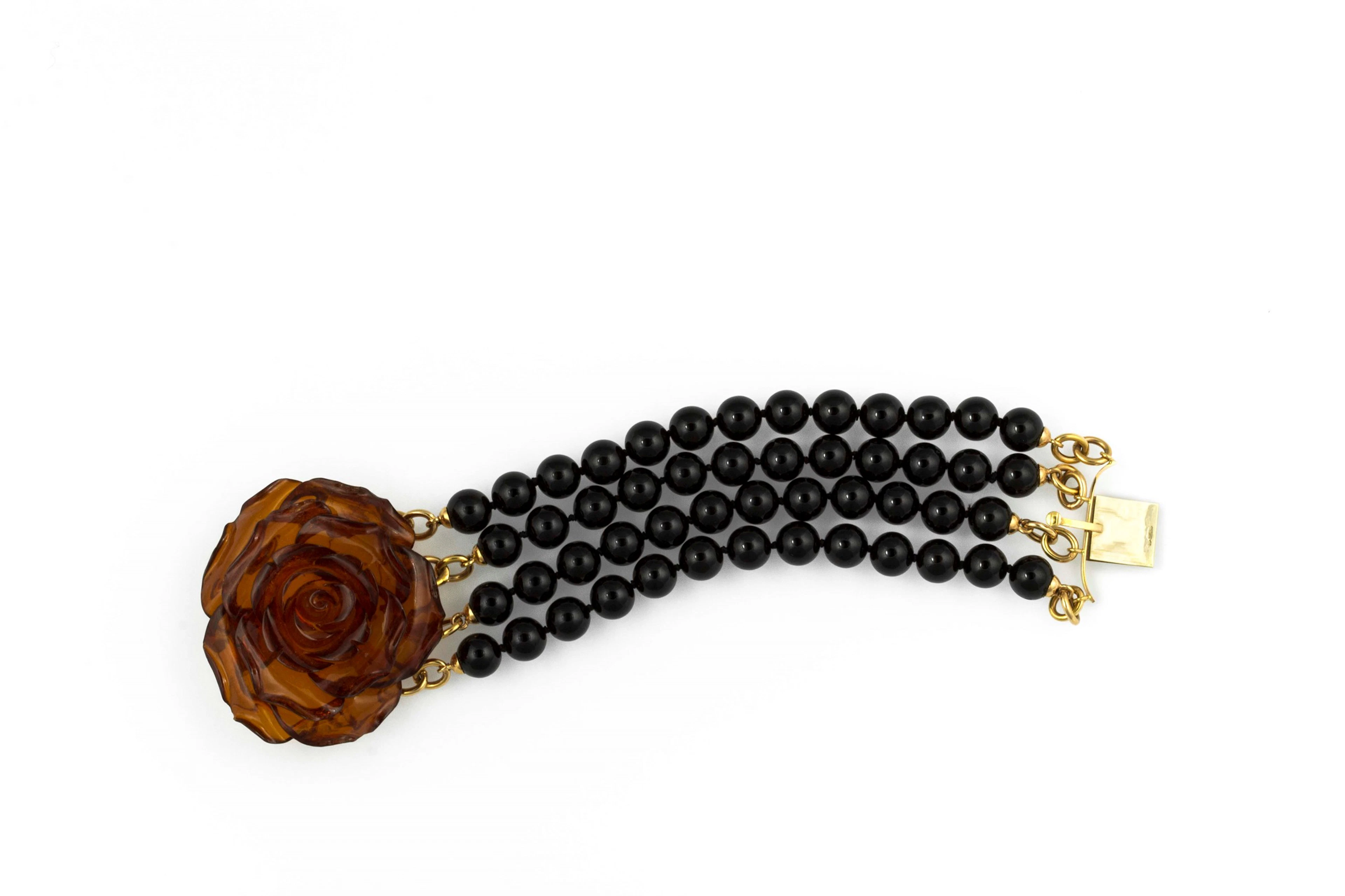 Bracciale composto da quattro fili di corallo nero