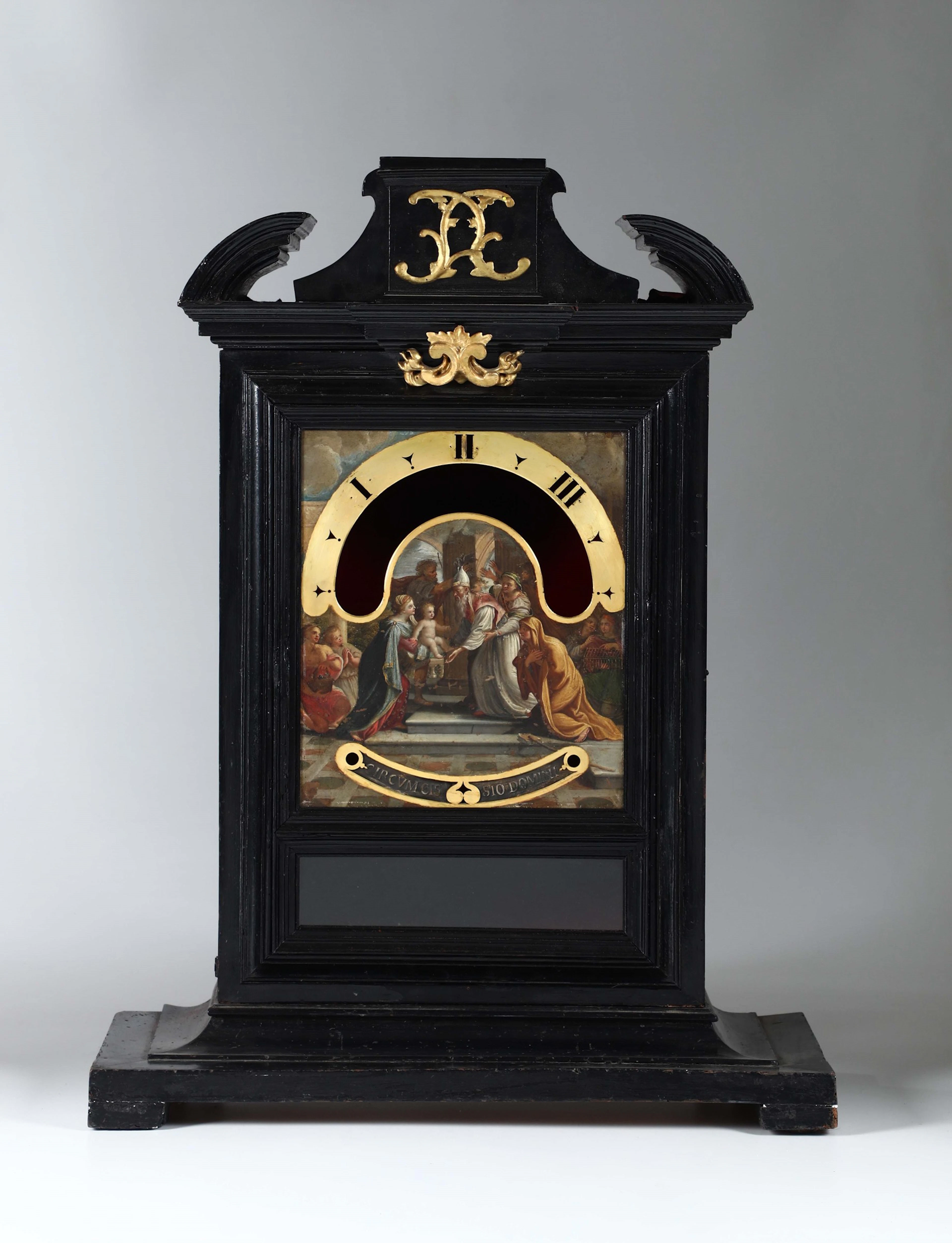 Cassa da orologio notturno con quadrante dipinto, periodo inizi �700 circa.