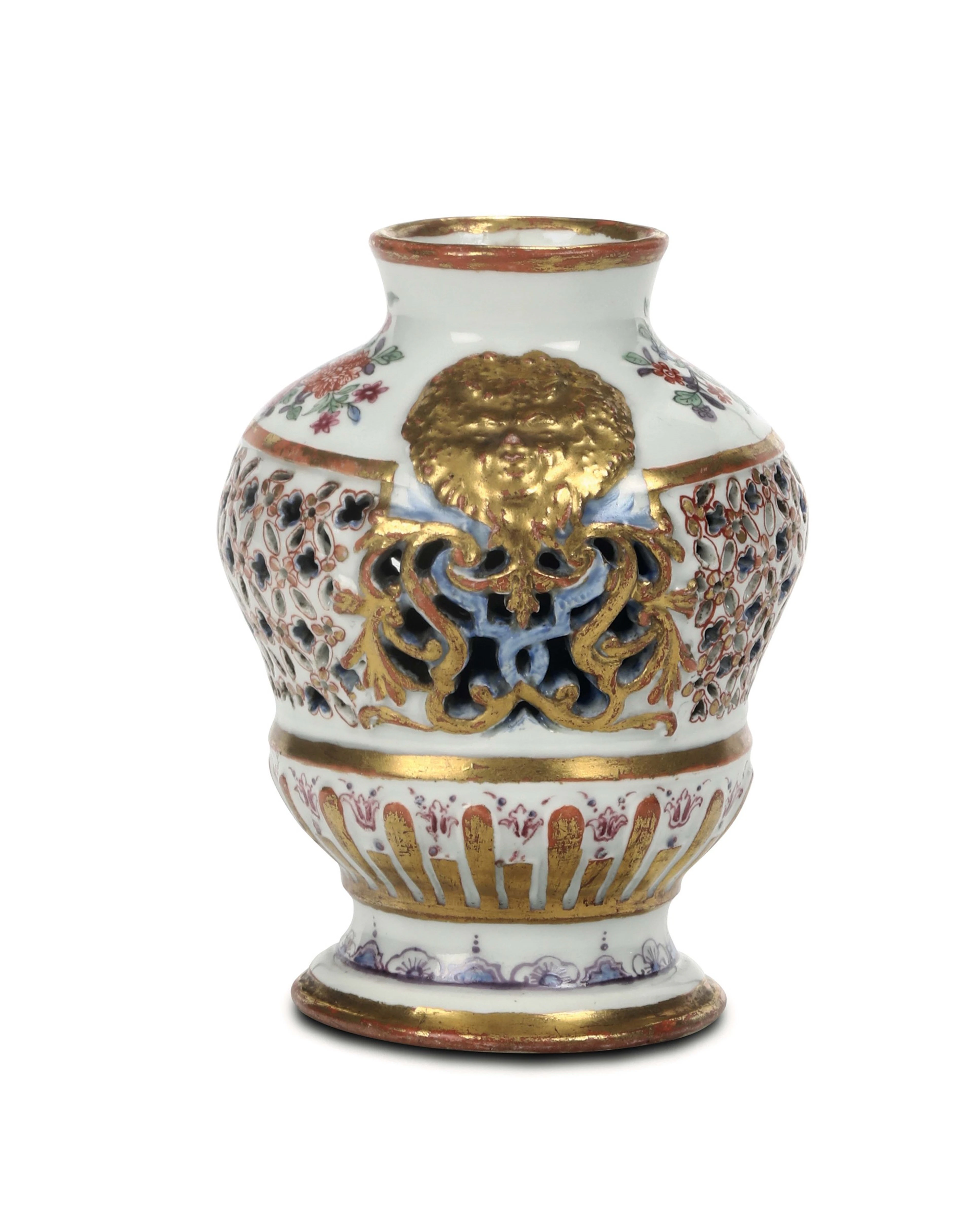 Rarissimo vaso a doppia parete Vienna, Manifattura di Claudius Innocentius