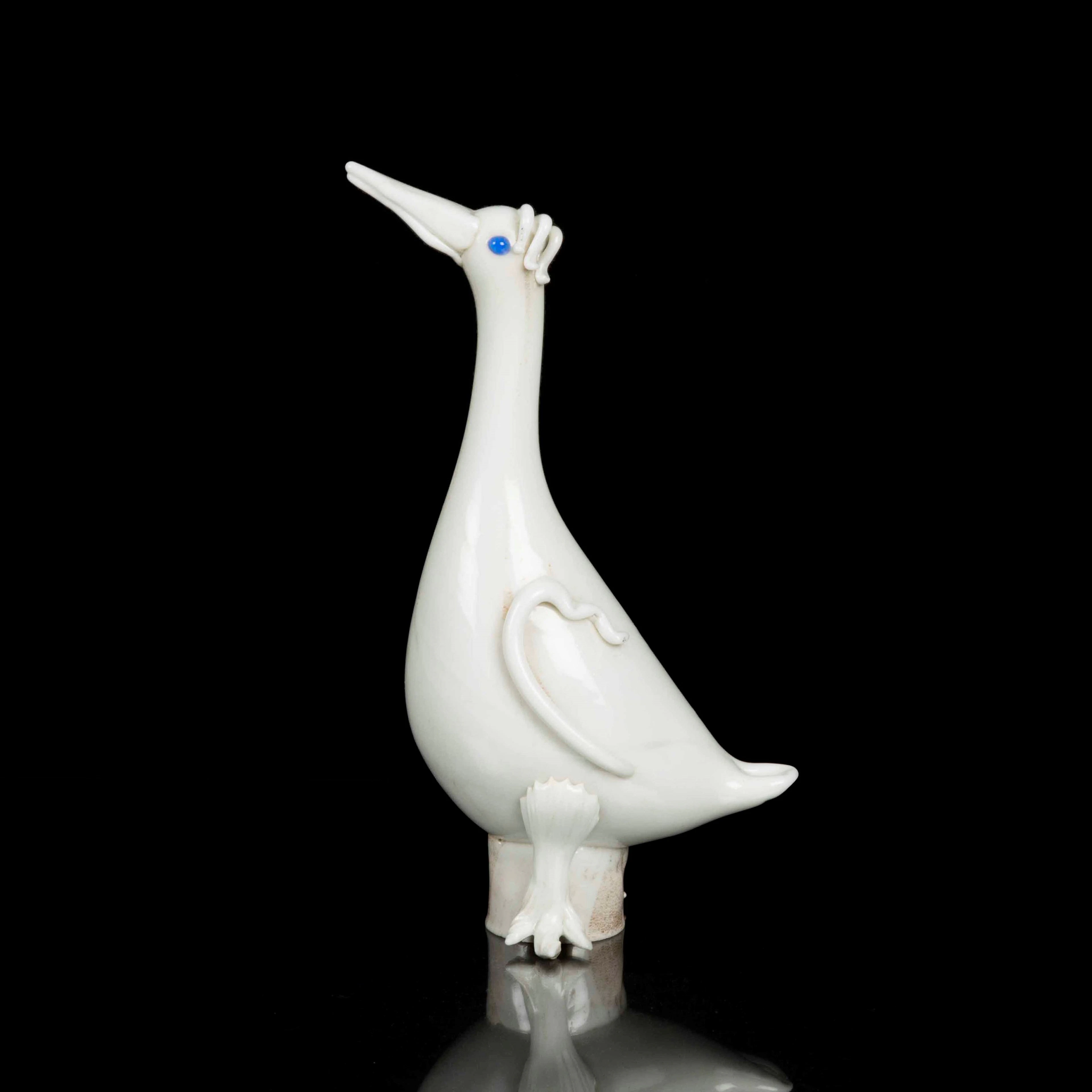 Tomaso Buzzi, Venini, Murano, 1933 ca. A goose in milk glass with