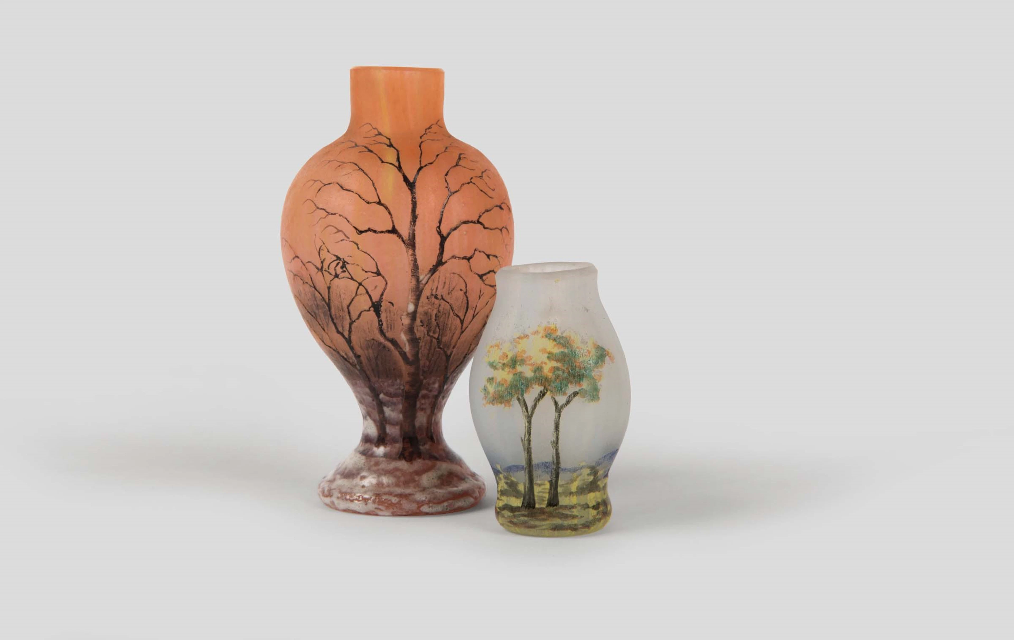 Daum, France, 1900 ca. Two miniature vases in cammeo glass with a