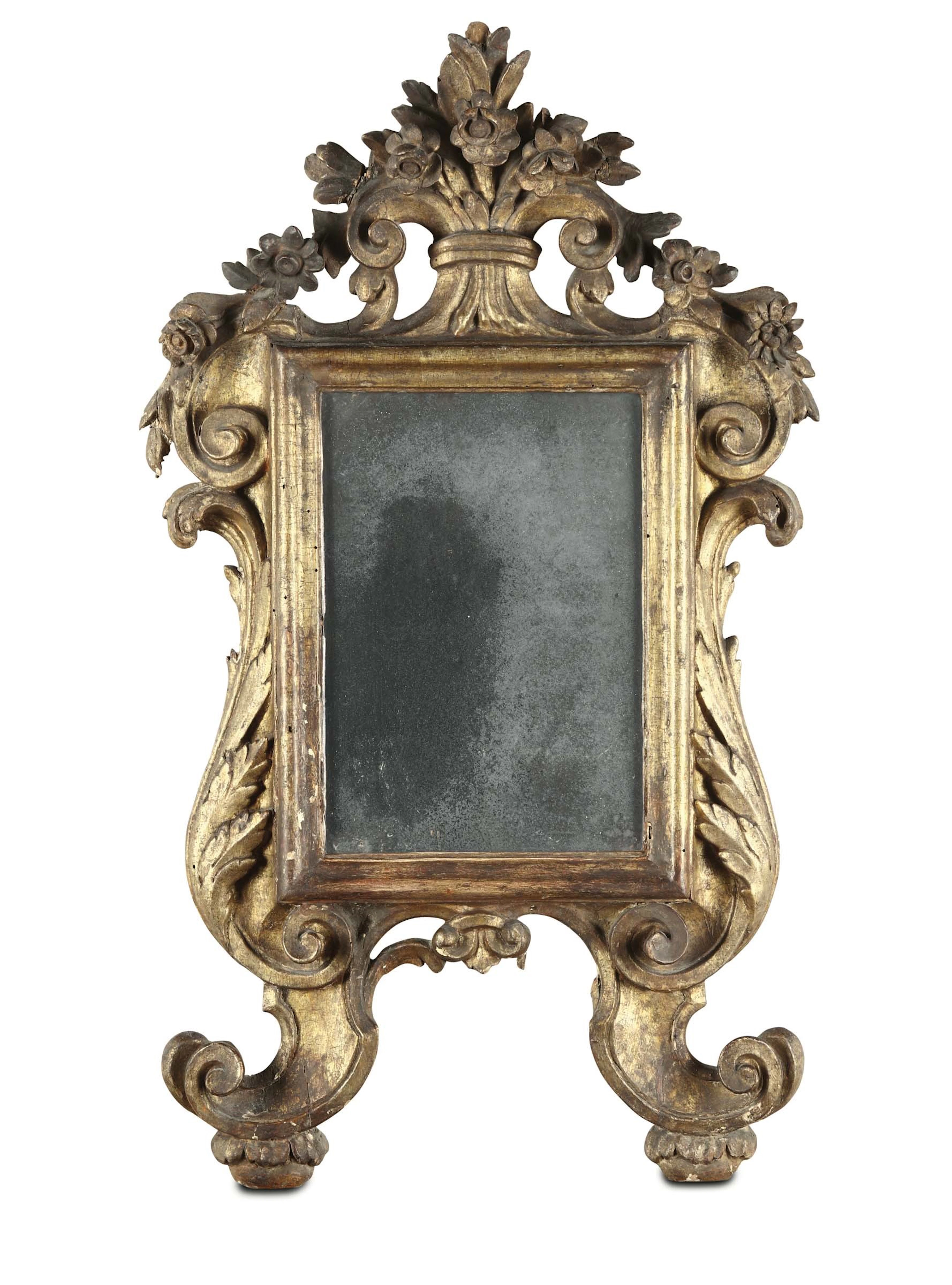 Piccola specchiera in legno intagliato e dorato, XVIII secolo