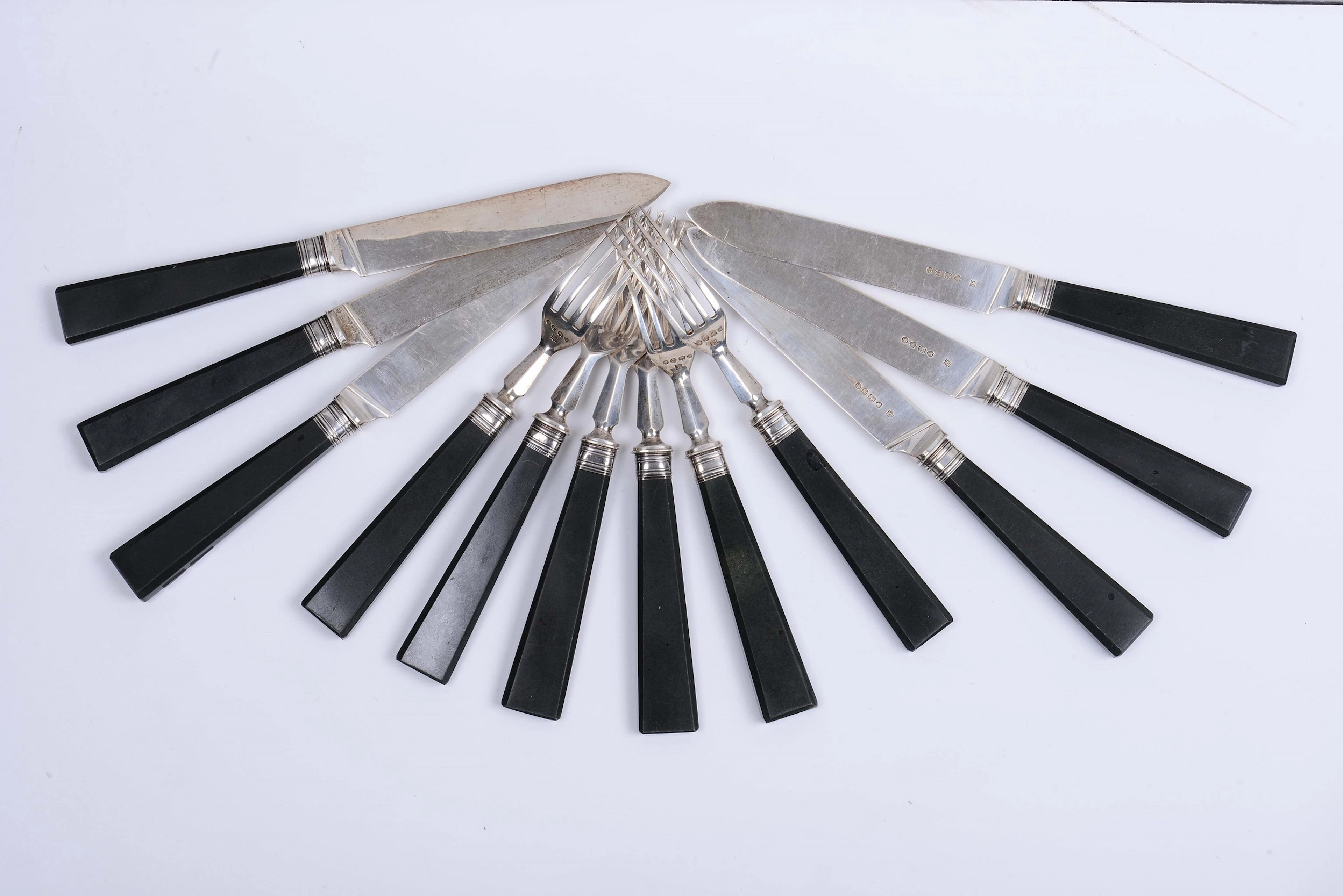 Sei coltelli e sei forchette in argento e pietra dura, Londra EH, M-1909