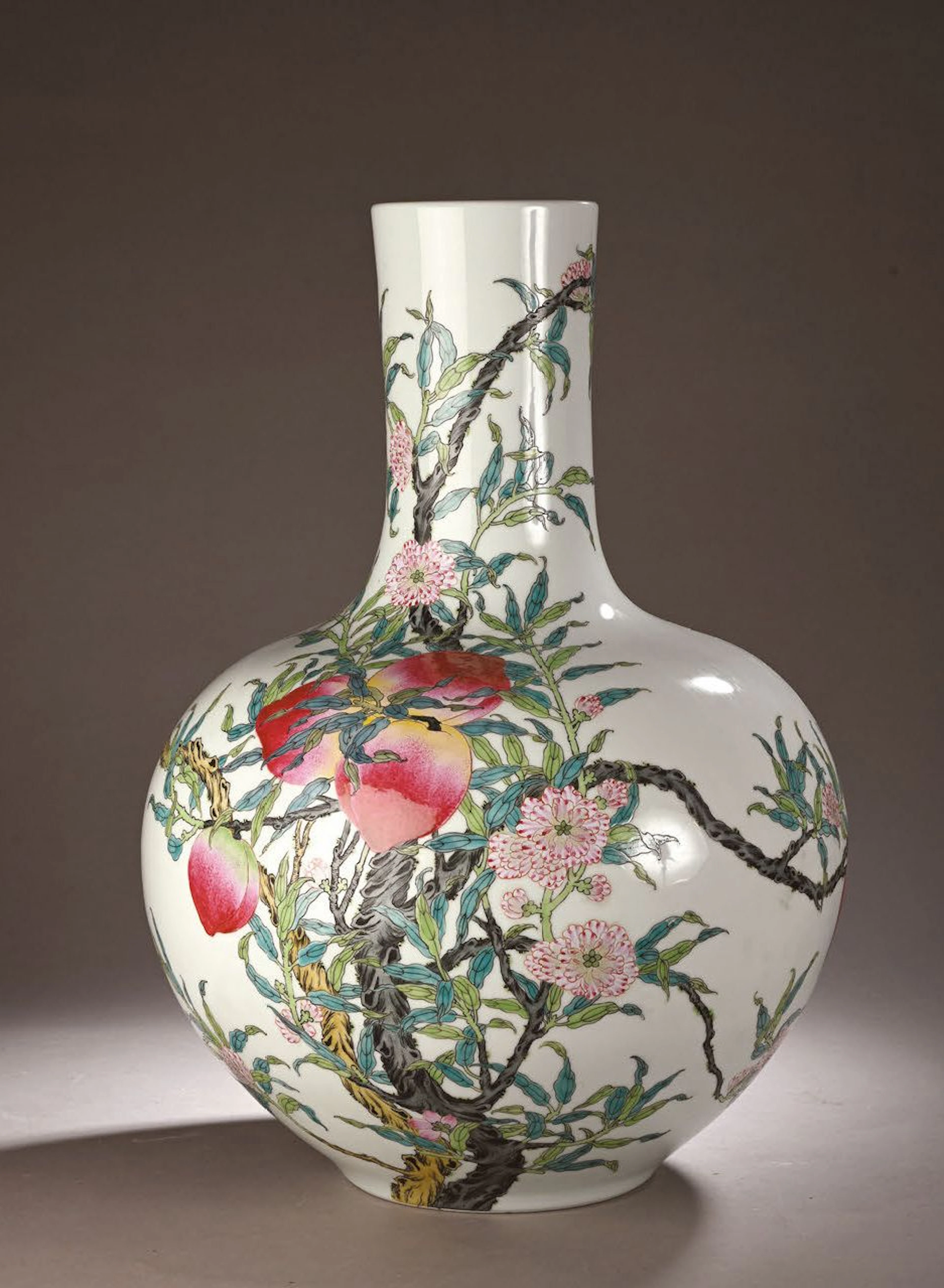 Important VASE tianquiping en porcelaine... - Lot 357 - Brissonneau