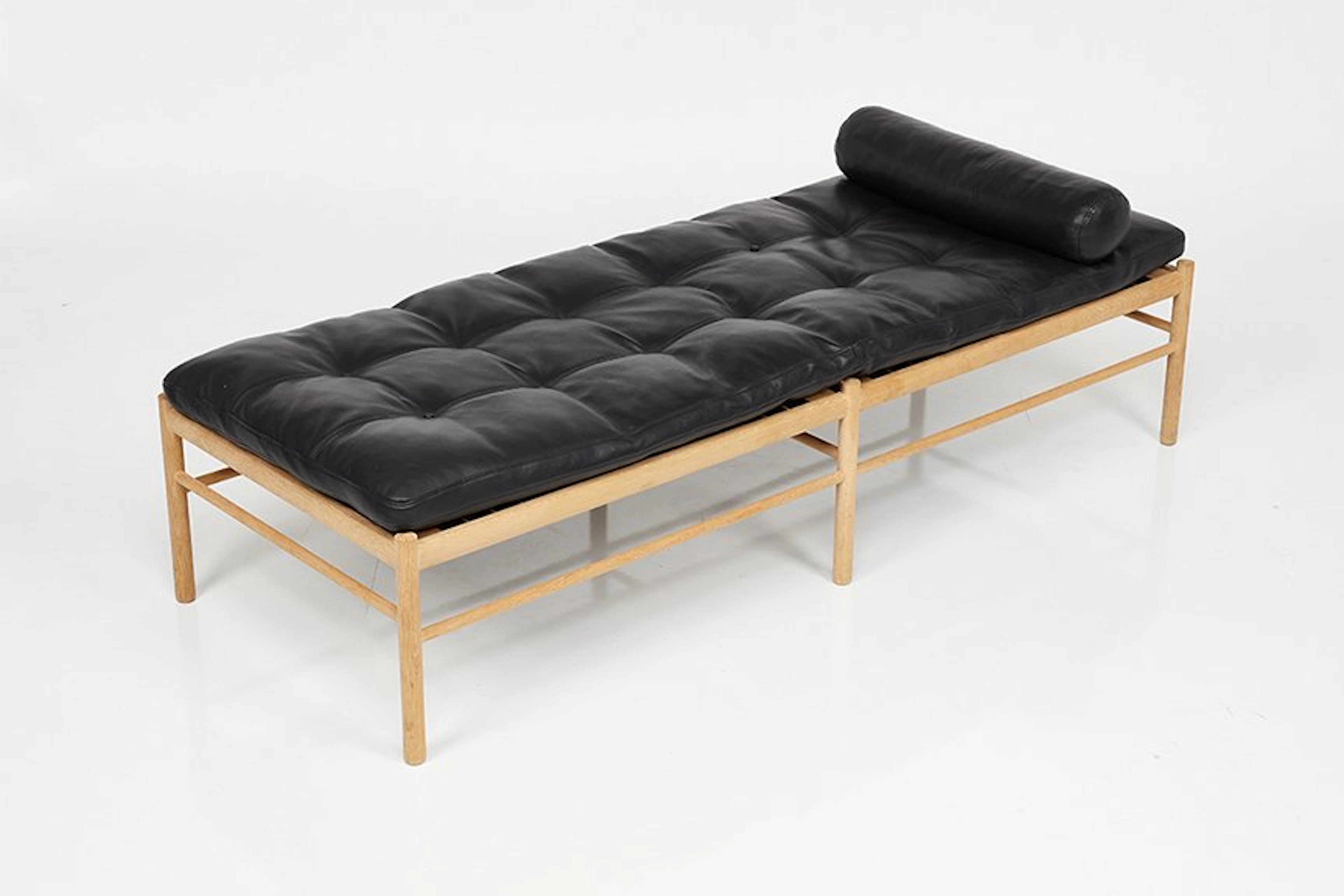 'Colonial' daybed, model no. 150, 21st Century