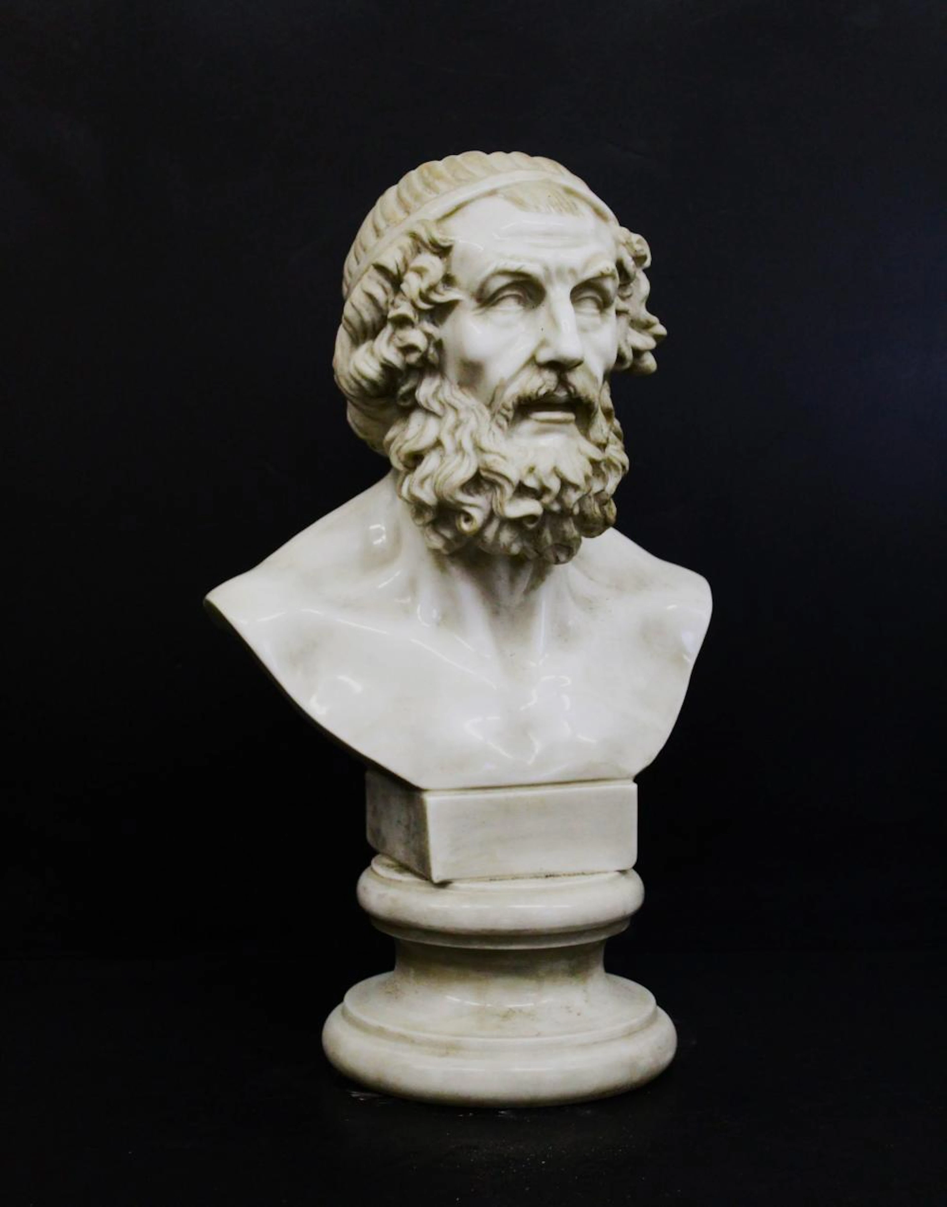Bust sculpture Omero