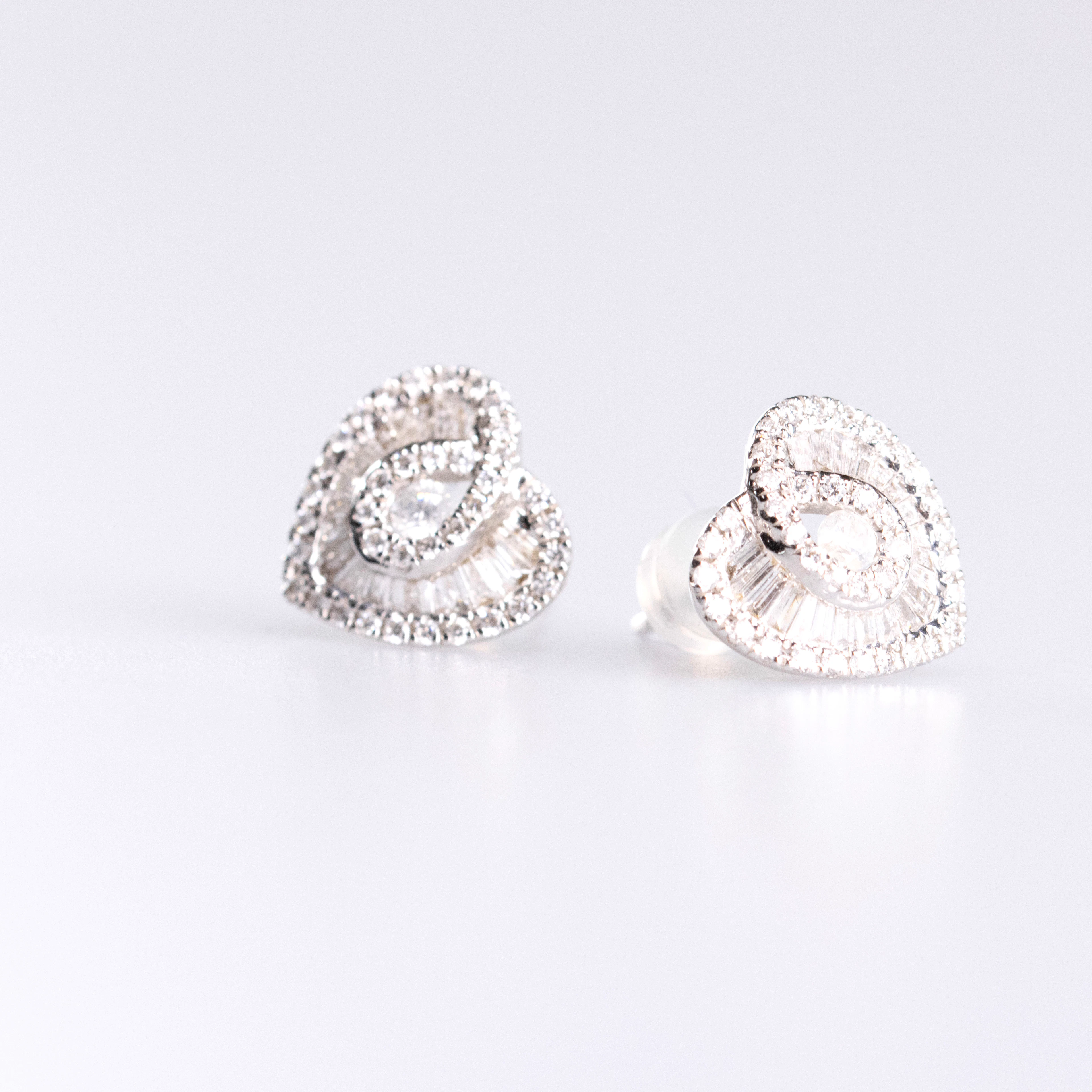Diamantörhängen, 18k, vitguld, 0,64 karat