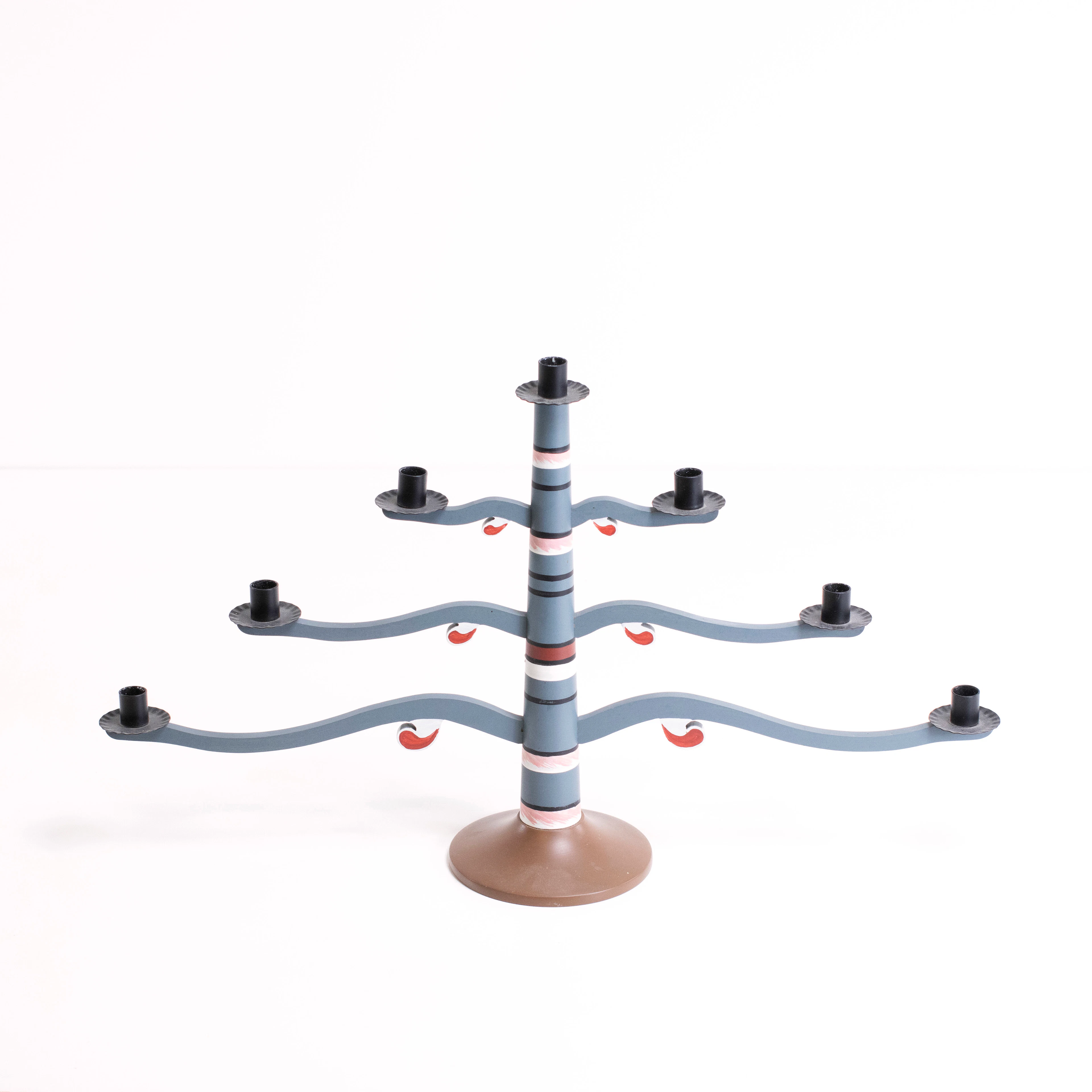 Ljusstake, s.k. Skatelövsstake, höjd 42 cm