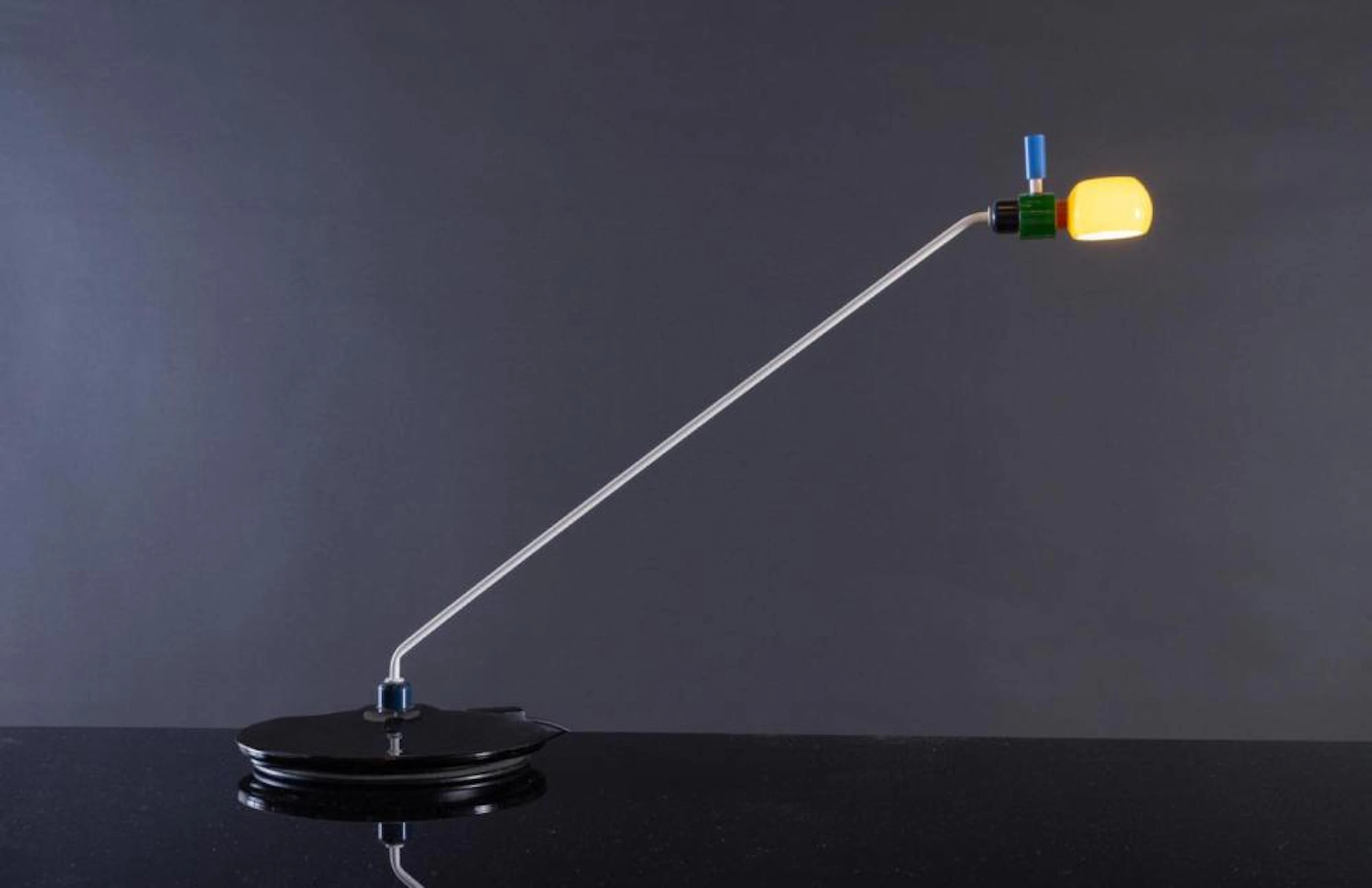 Michele De Lucchi per Vistosi, Lampada da tavolo ?Vega?, Anni ?80.
