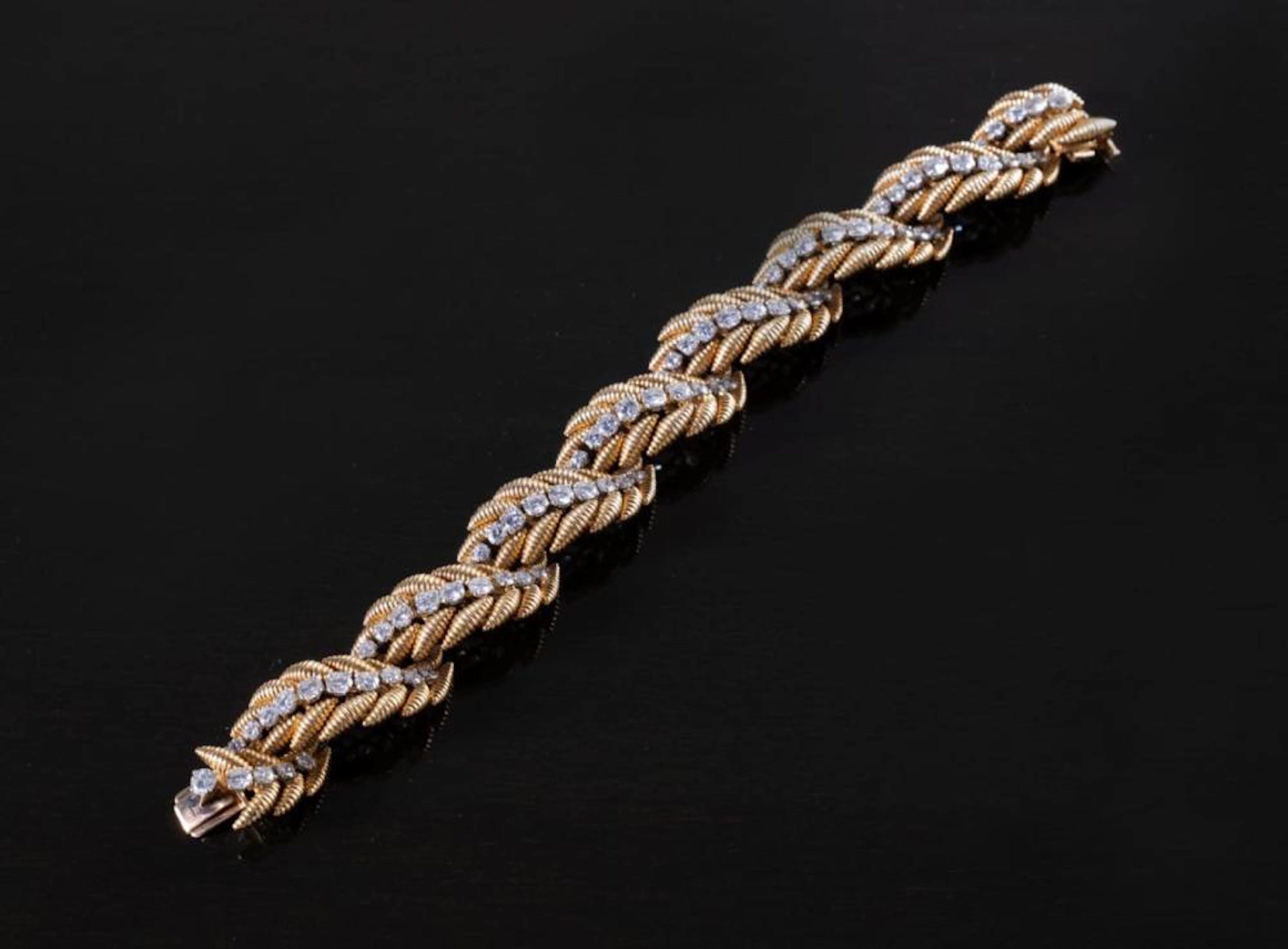 Bulgari, Bracciale in oro 18kt e brillanti 5ct.