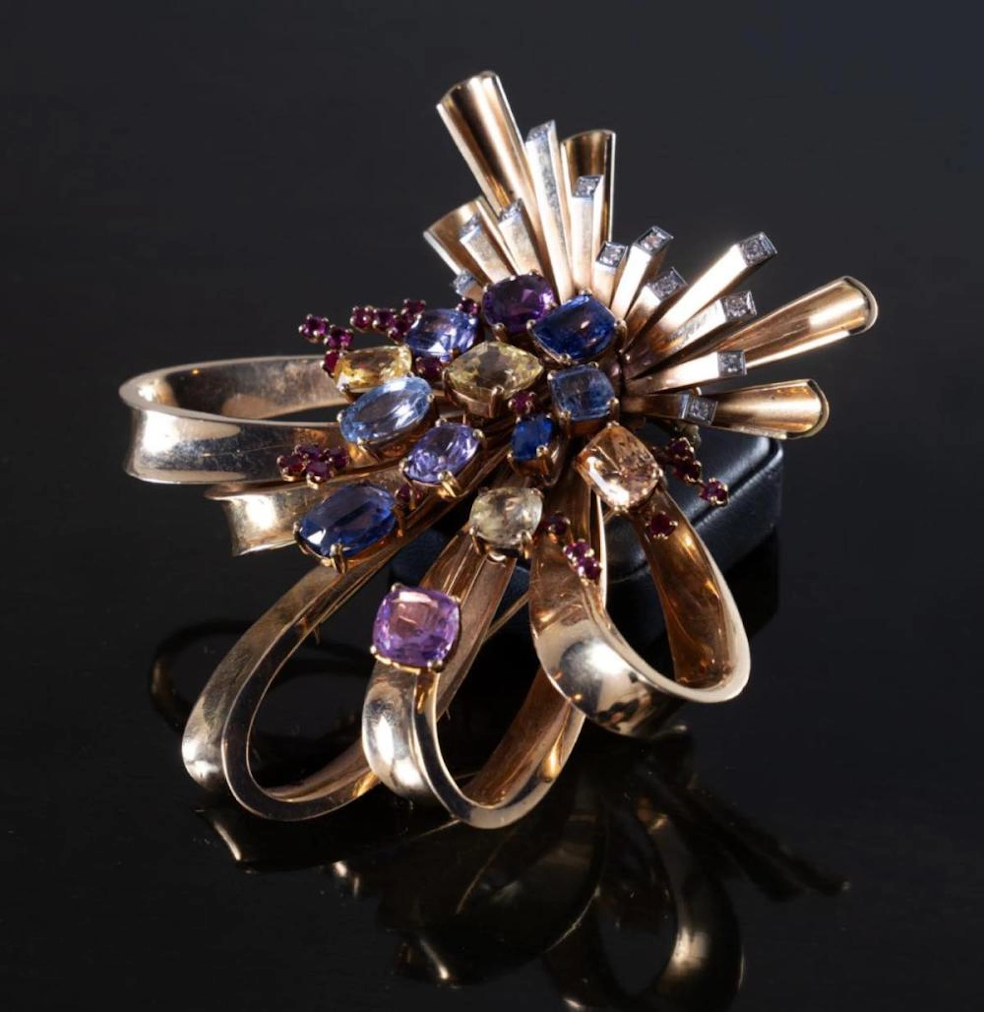Trabert & Hoeffer ? Mauboussin, Spilla in oro giallo 14kt.