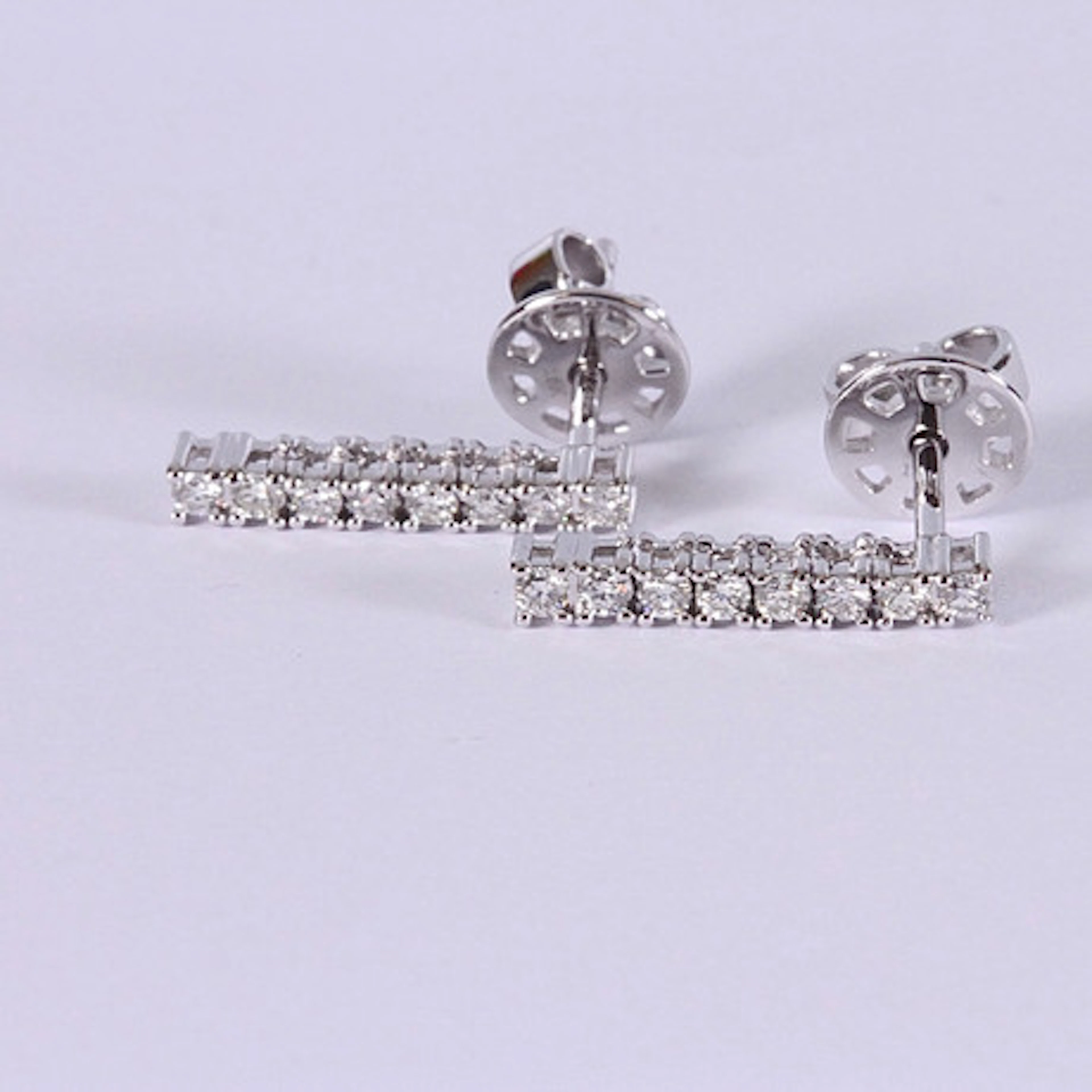 DIAMANTÖRHÄNGEN, ett par, 0,28ct, vitguld …