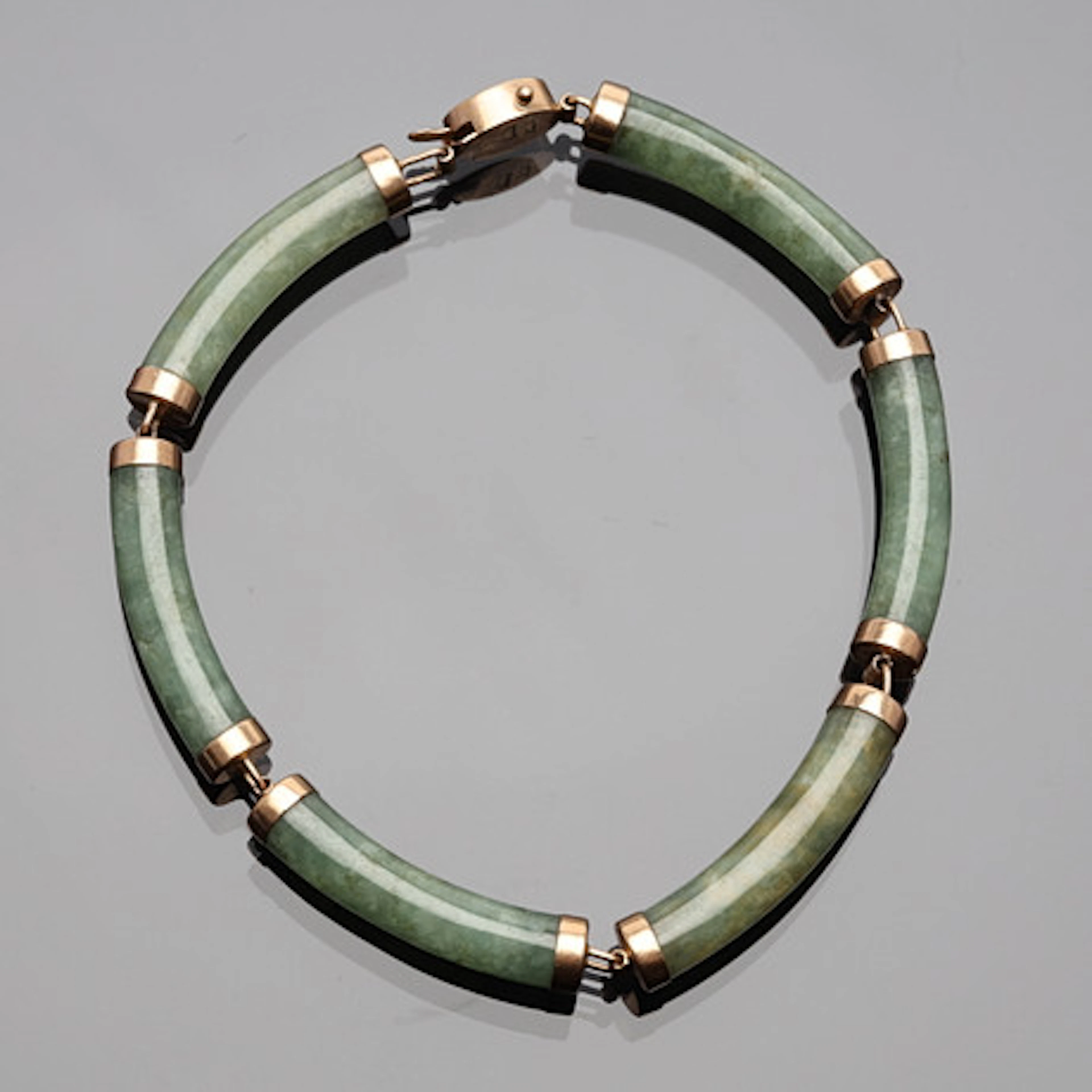 GULDARMBAND 14K med stavar i grön jade.