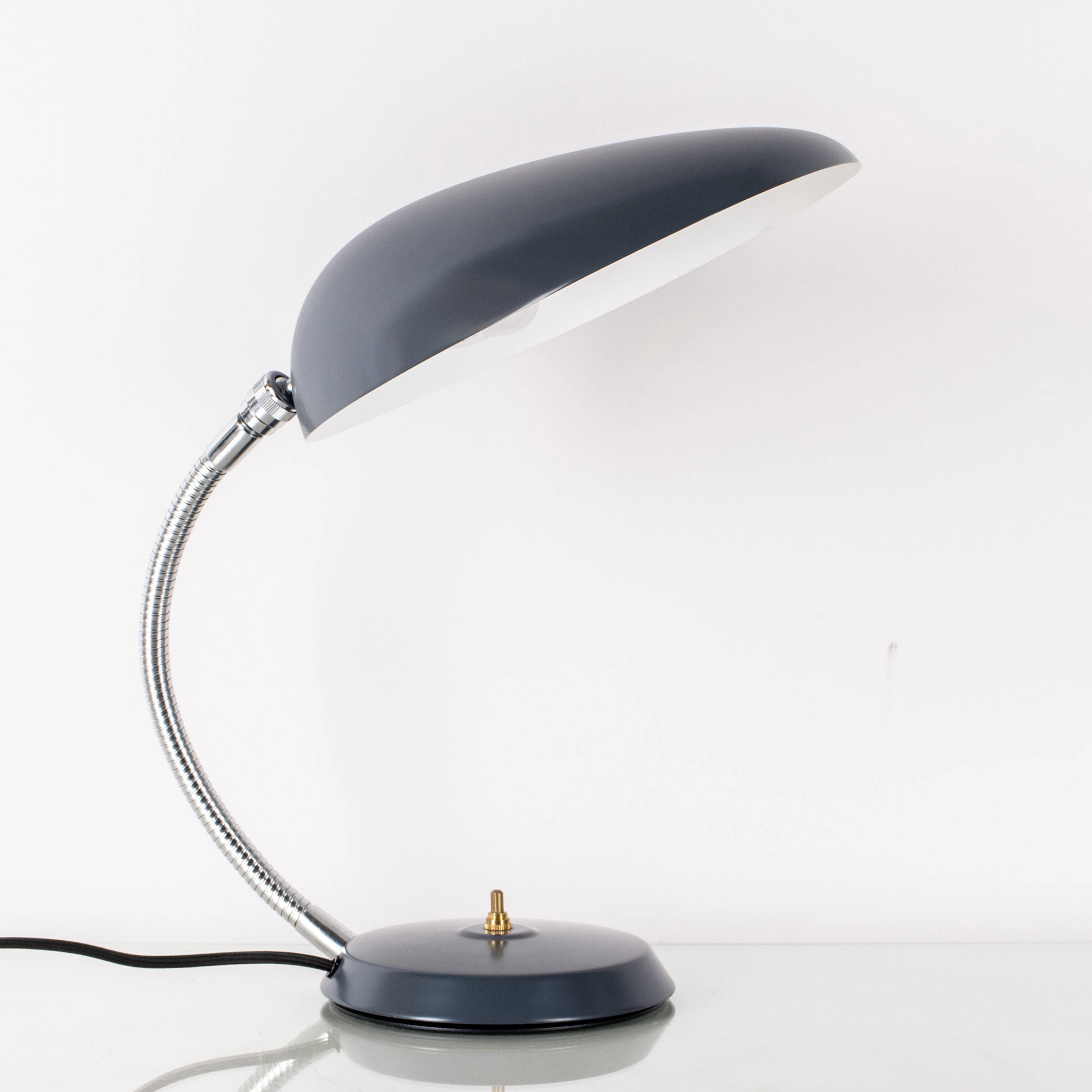GRETA MAGNUSSON GROSSMAN, bordslampa, "Cobra", för Gubi, nutida